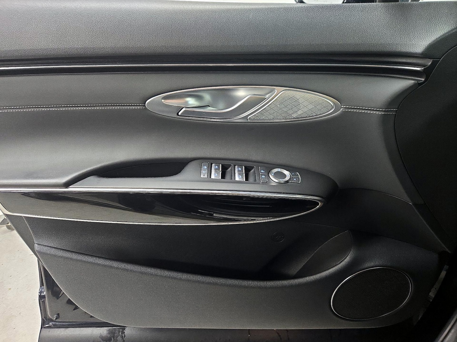 2025 GENESIS GV70 Standard - Photo 13