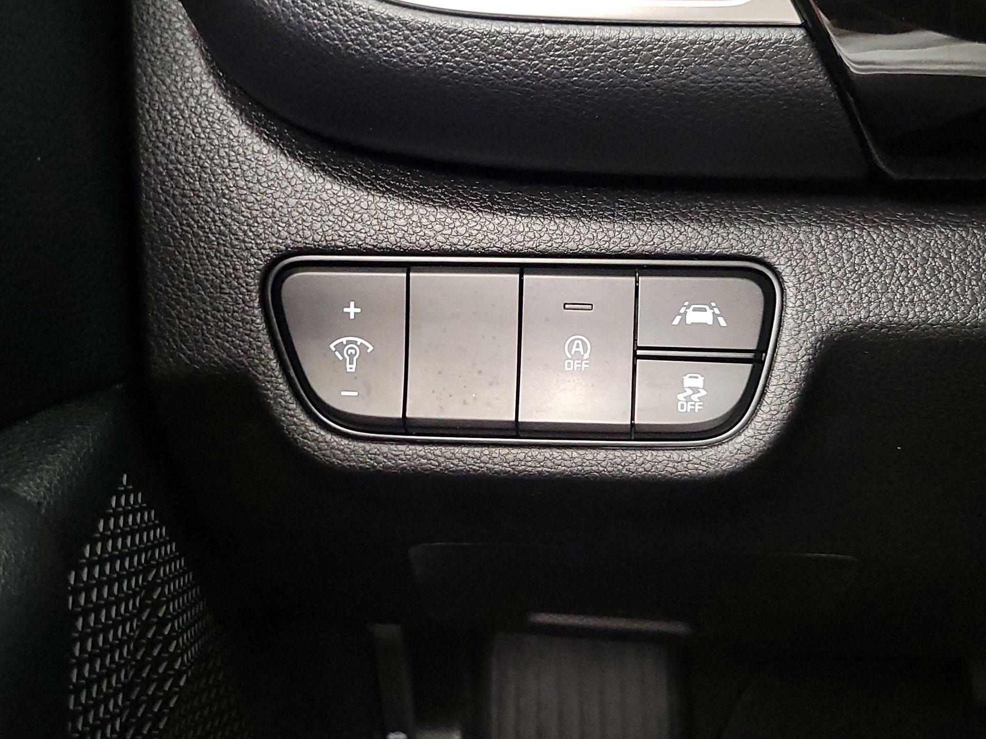 Thumbnail: 2023 Kia Seltos - 13