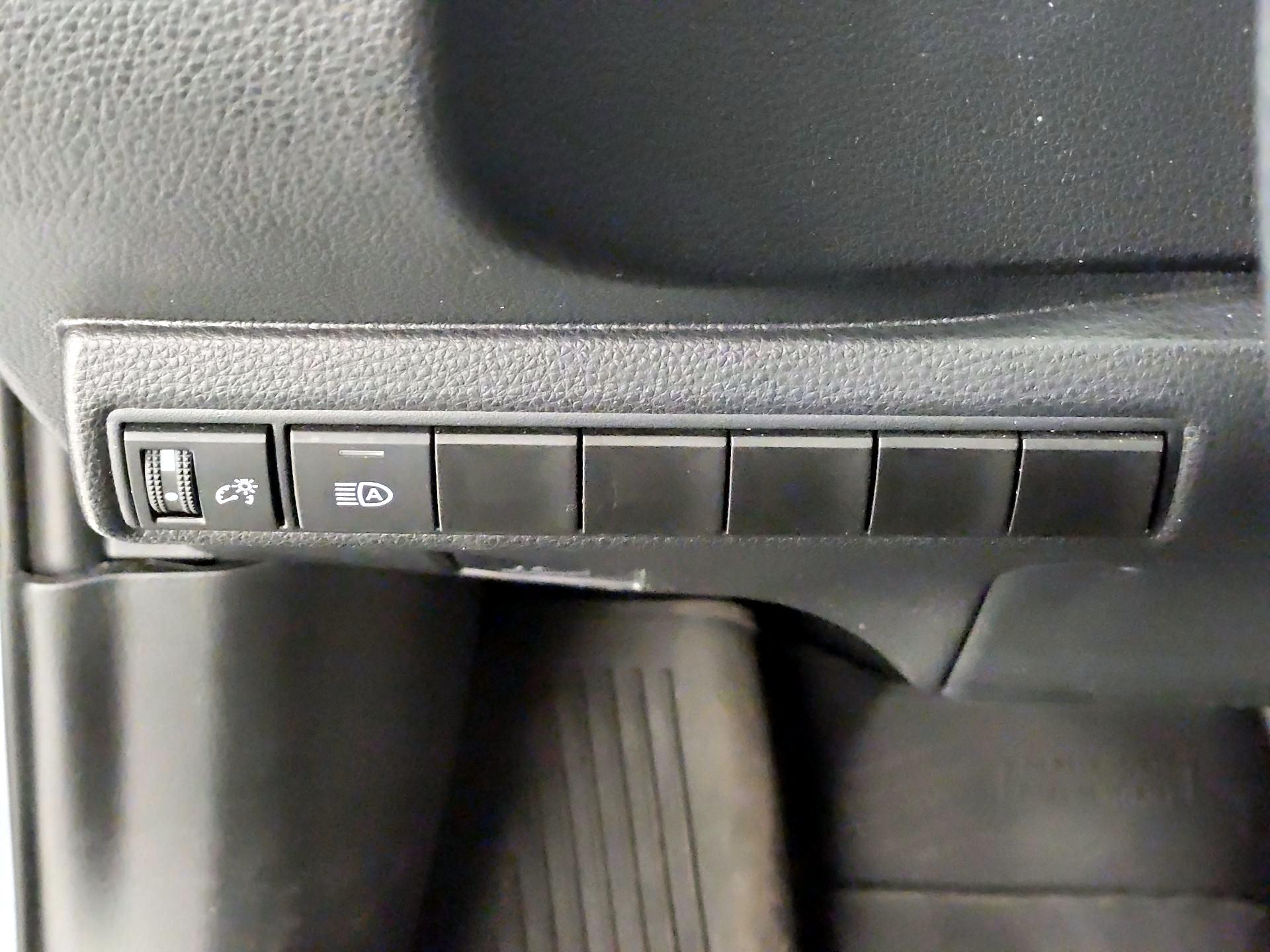 Thumbnail: 2025 Toyota Corolla - 13