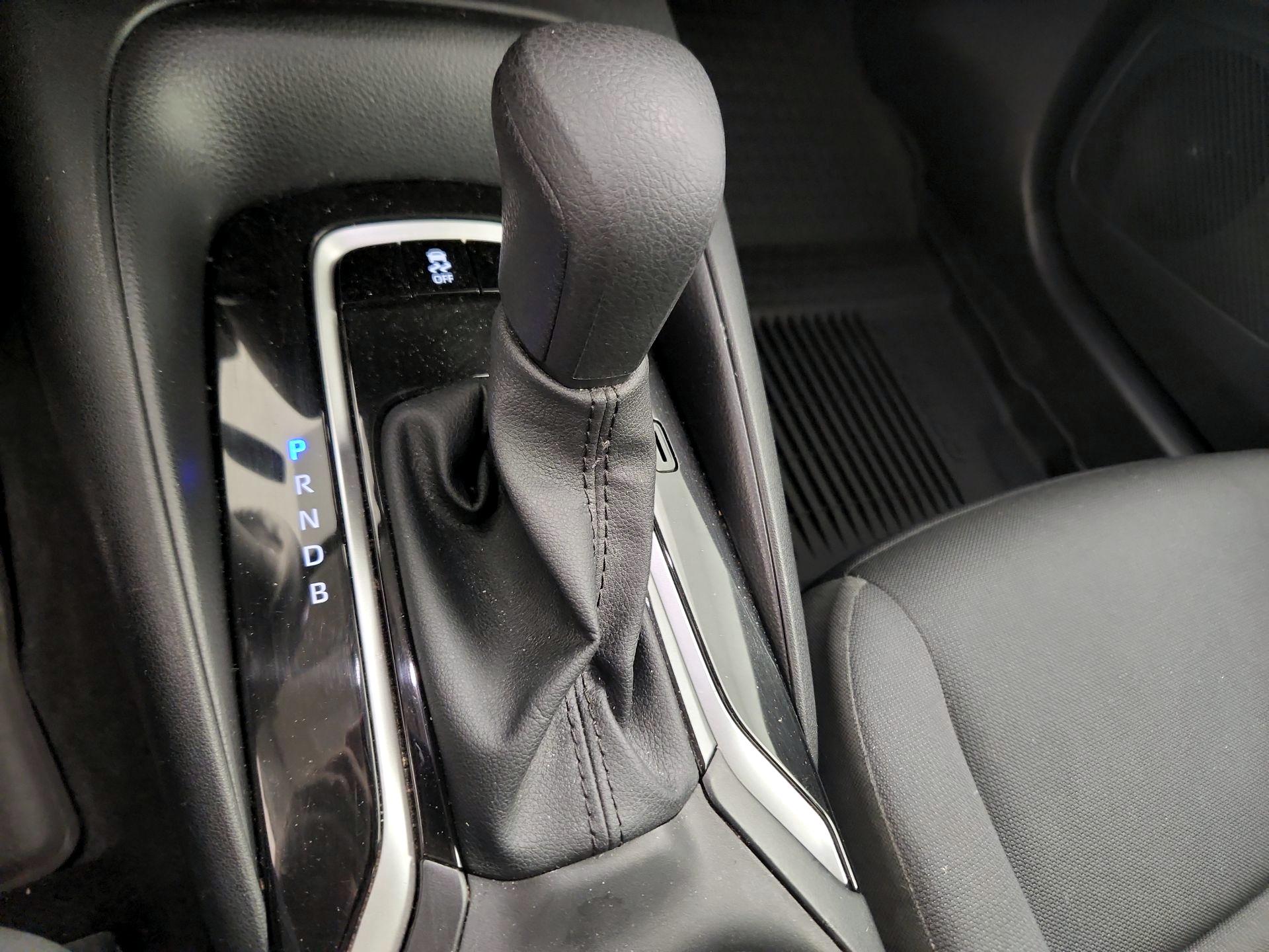 Thumbnail: 2025 Toyota Corolla - 18