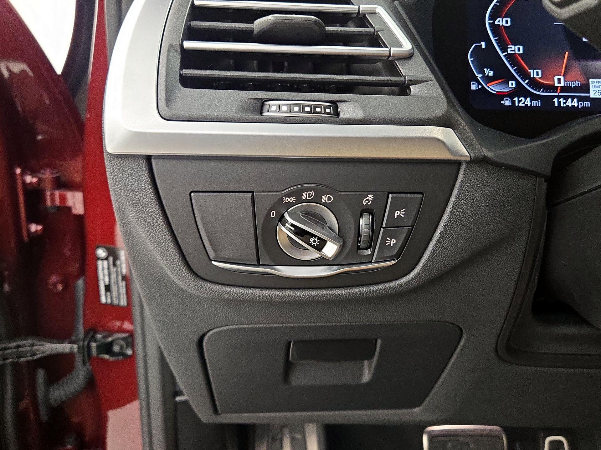 Thumbnail: 2024 BMW X4 - 13