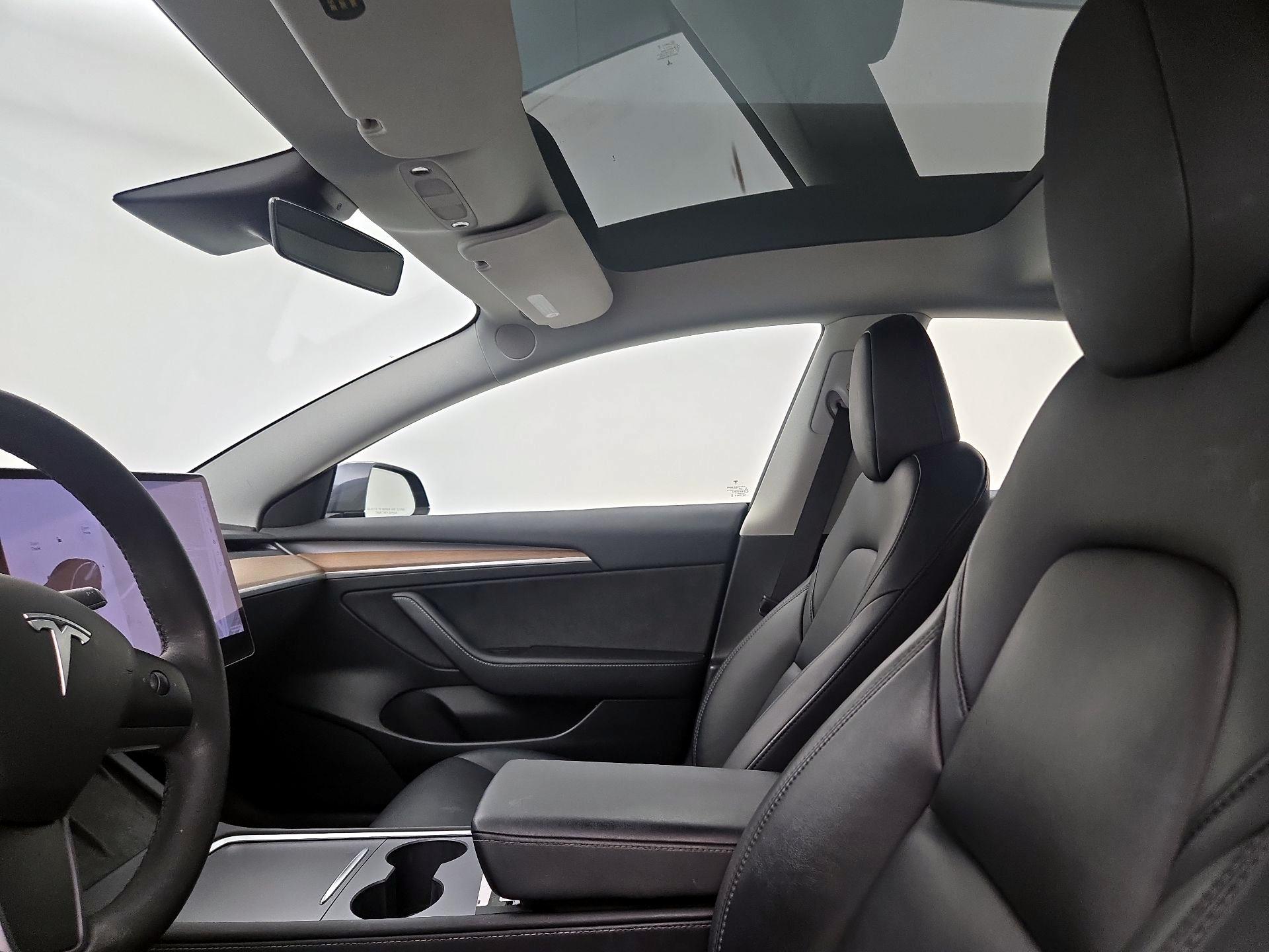 Thumbnail: 2023 Tesla Model 3 - 19