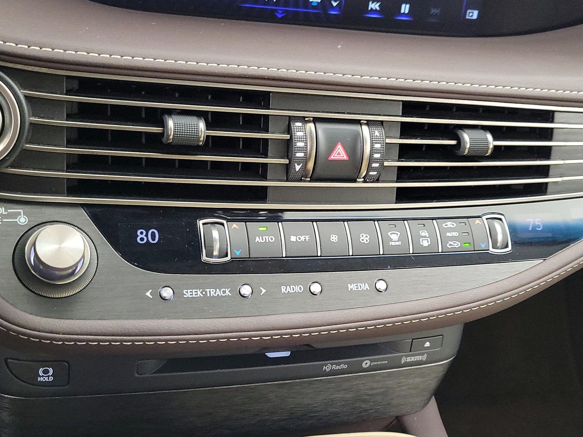 Thumbnail: 2019 Lexus LS - 17