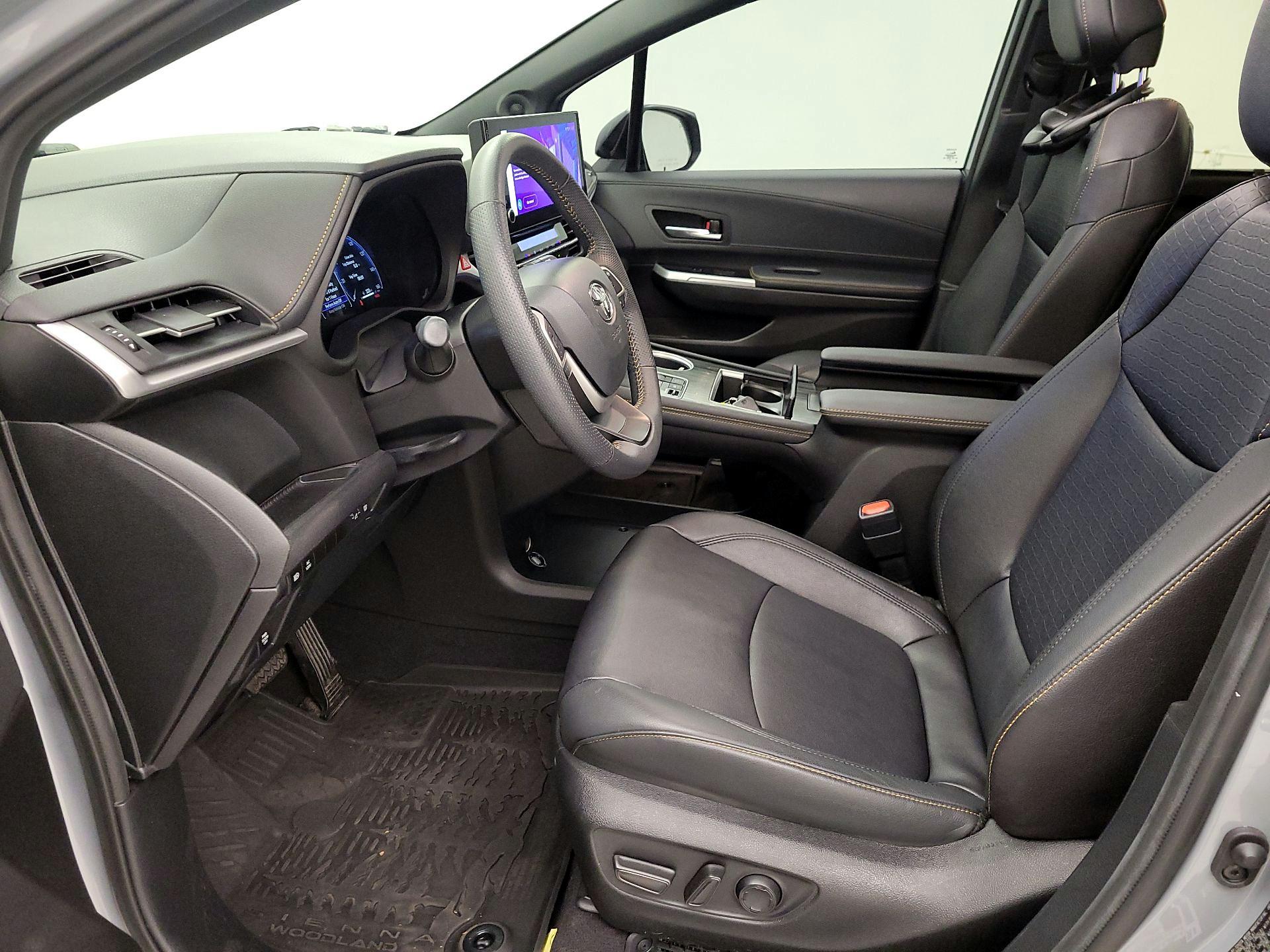 Thumbnail: 2025 Toyota Sienna - 11