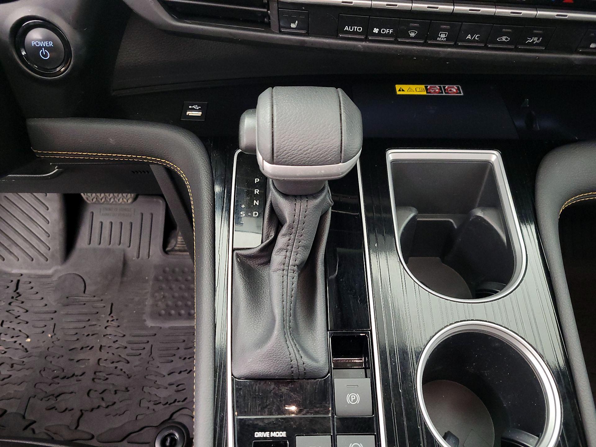 Thumbnail: 2025 Toyota Sienna - 17