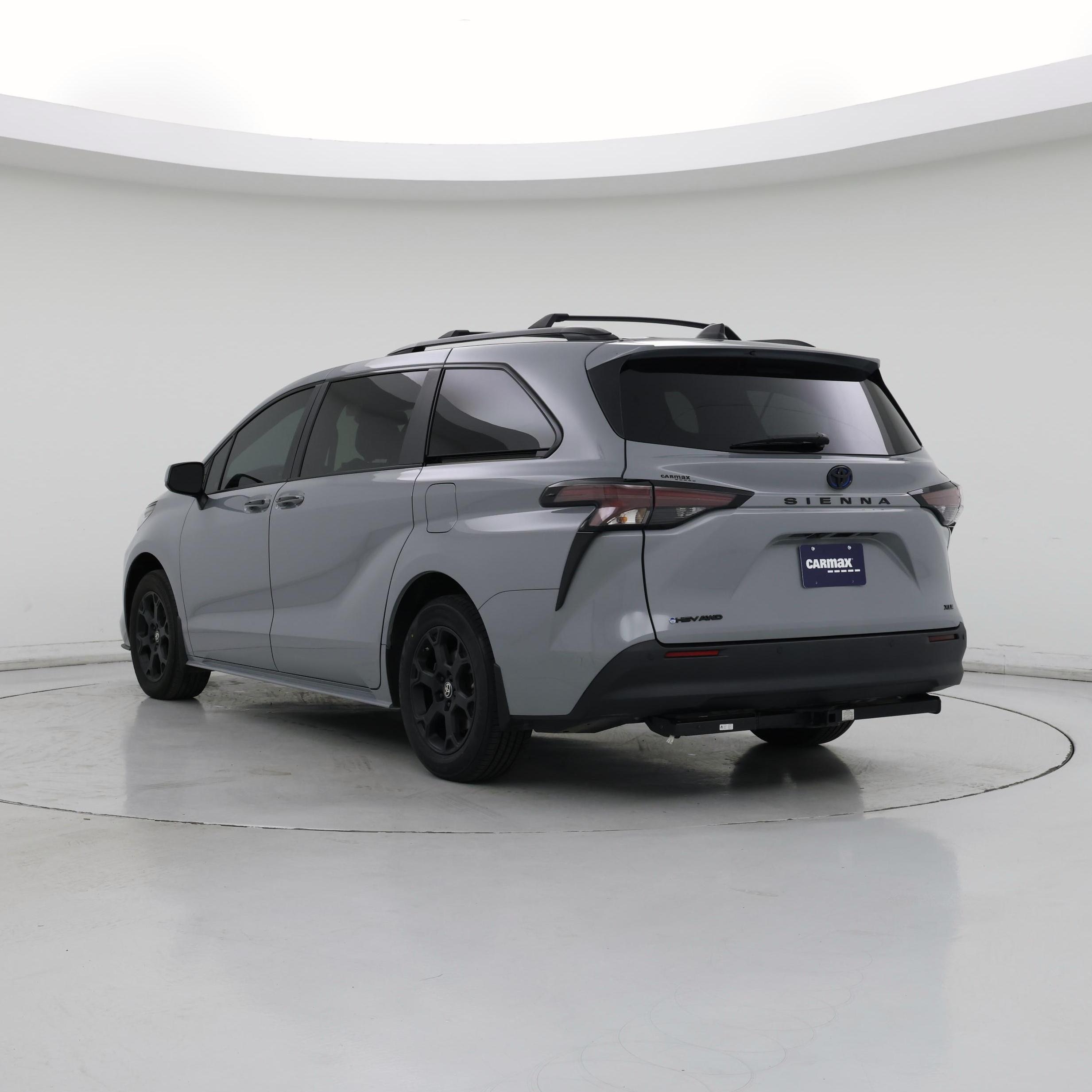 Thumbnail: 2025 Toyota Sienna - 2