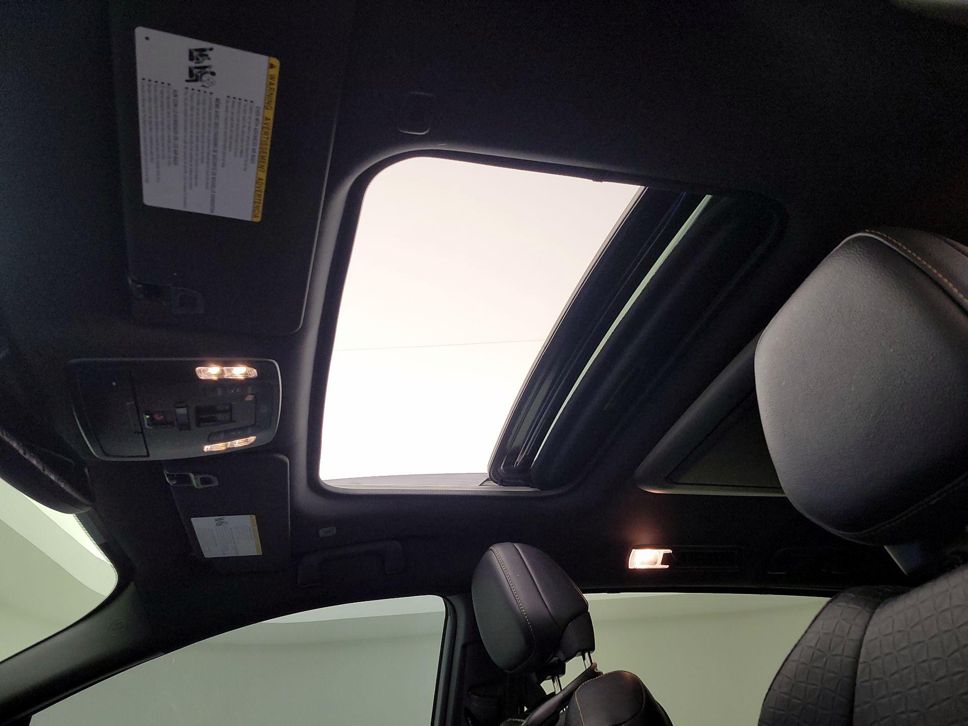 Thumbnail: 2025 Toyota Sienna - 19