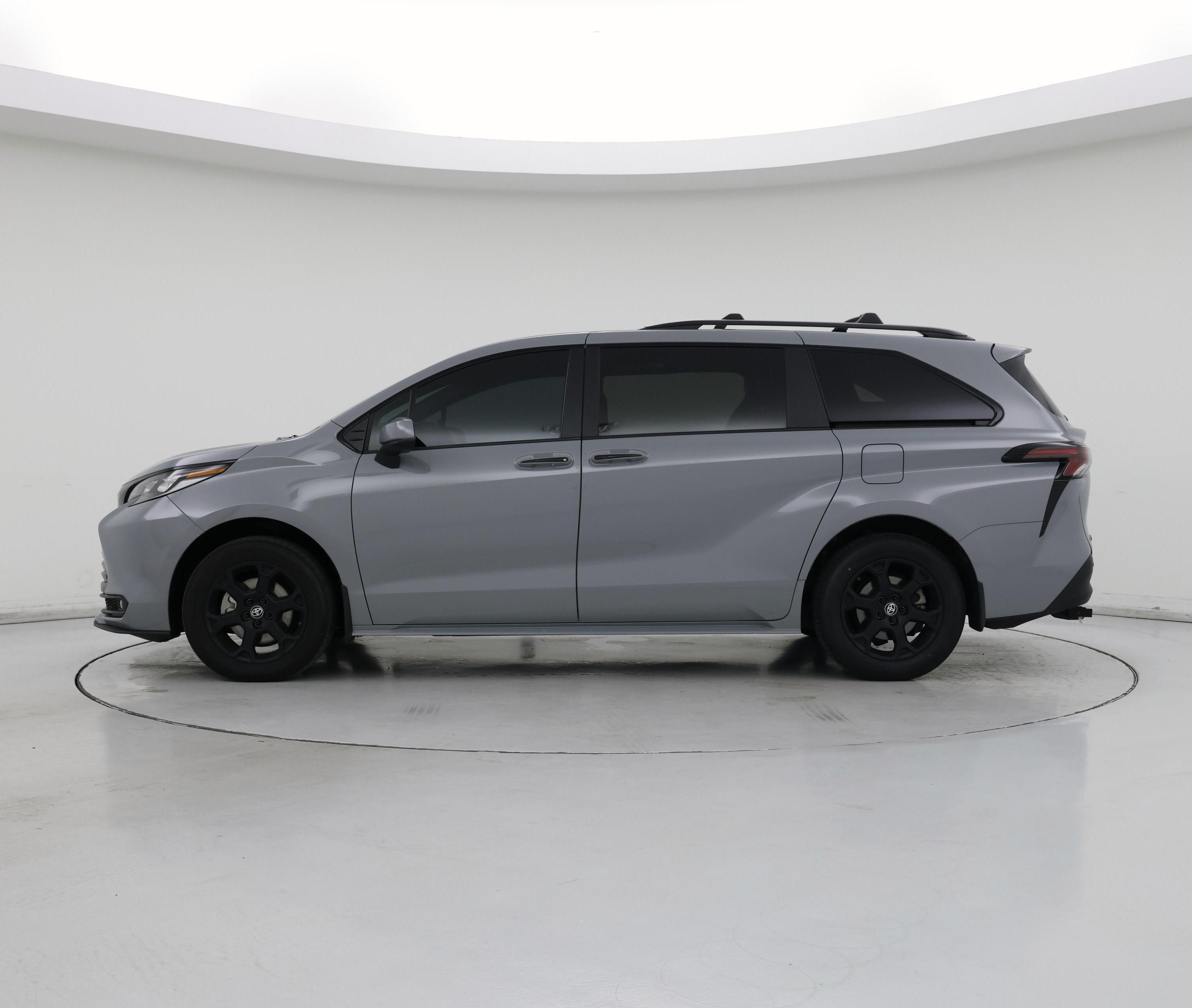 Thumbnail: 2025 Toyota Sienna - 3