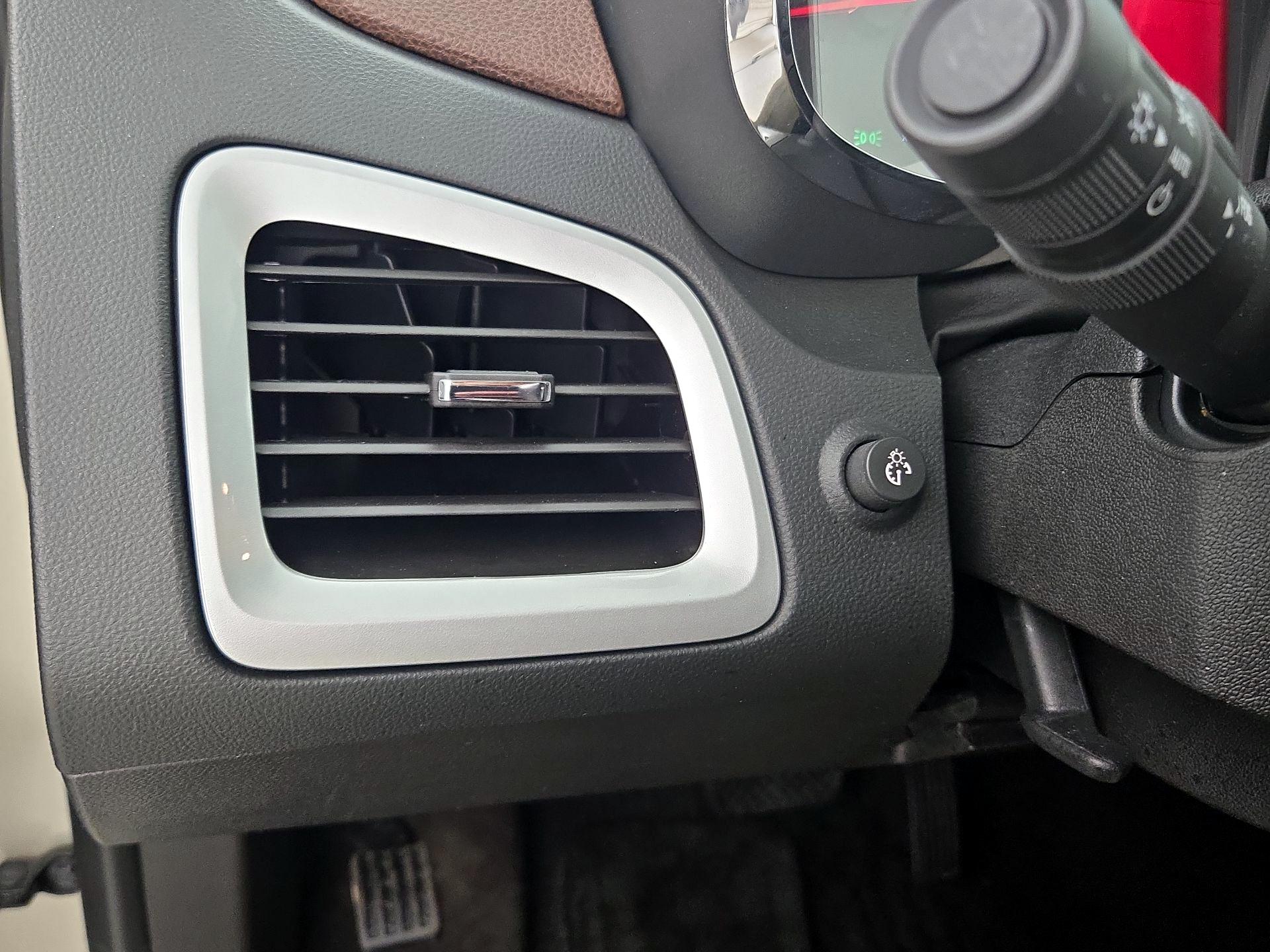 Thumbnail: 2015 GMC Terrain - 13