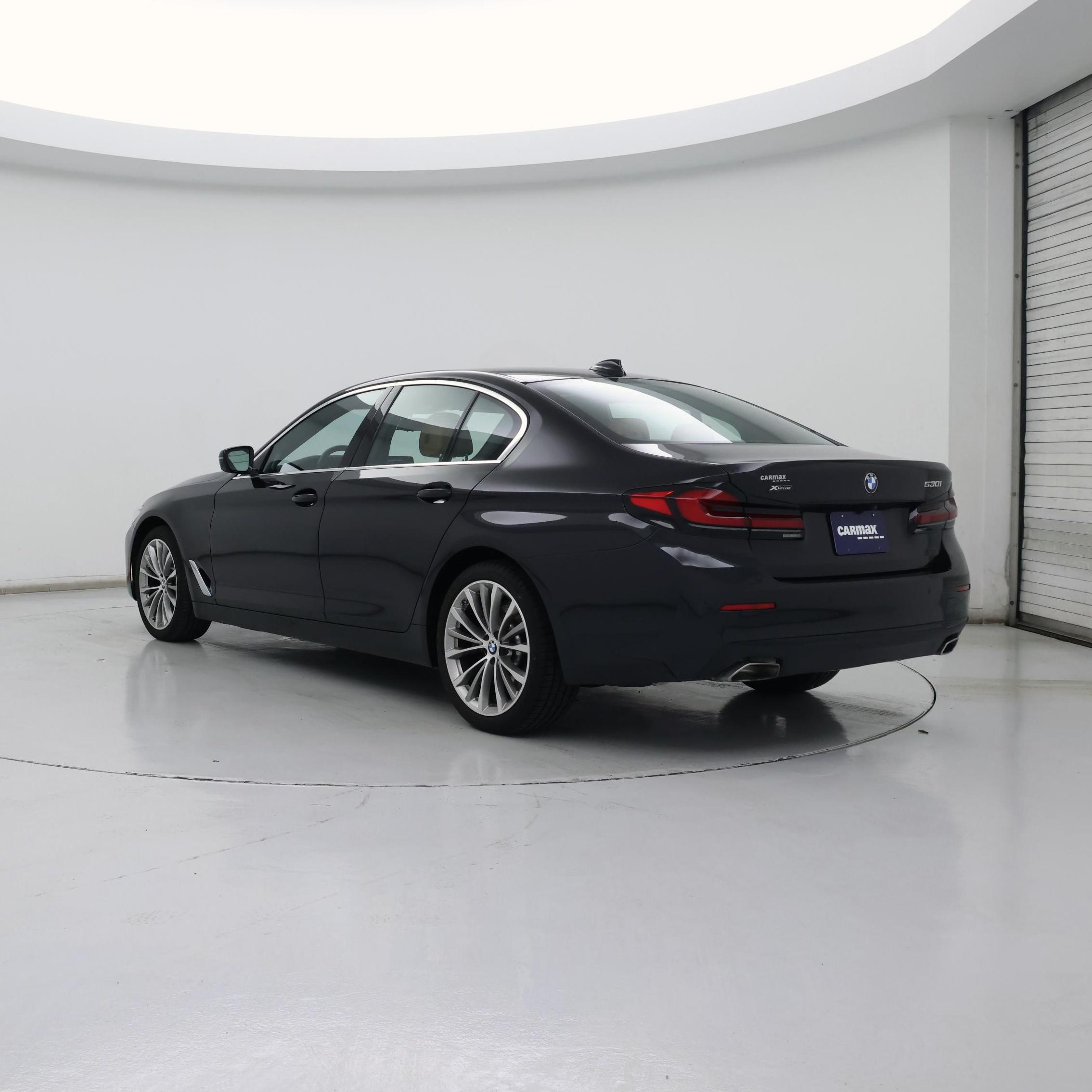 Thumbnail: 2023 BMW 5 Series - 2
