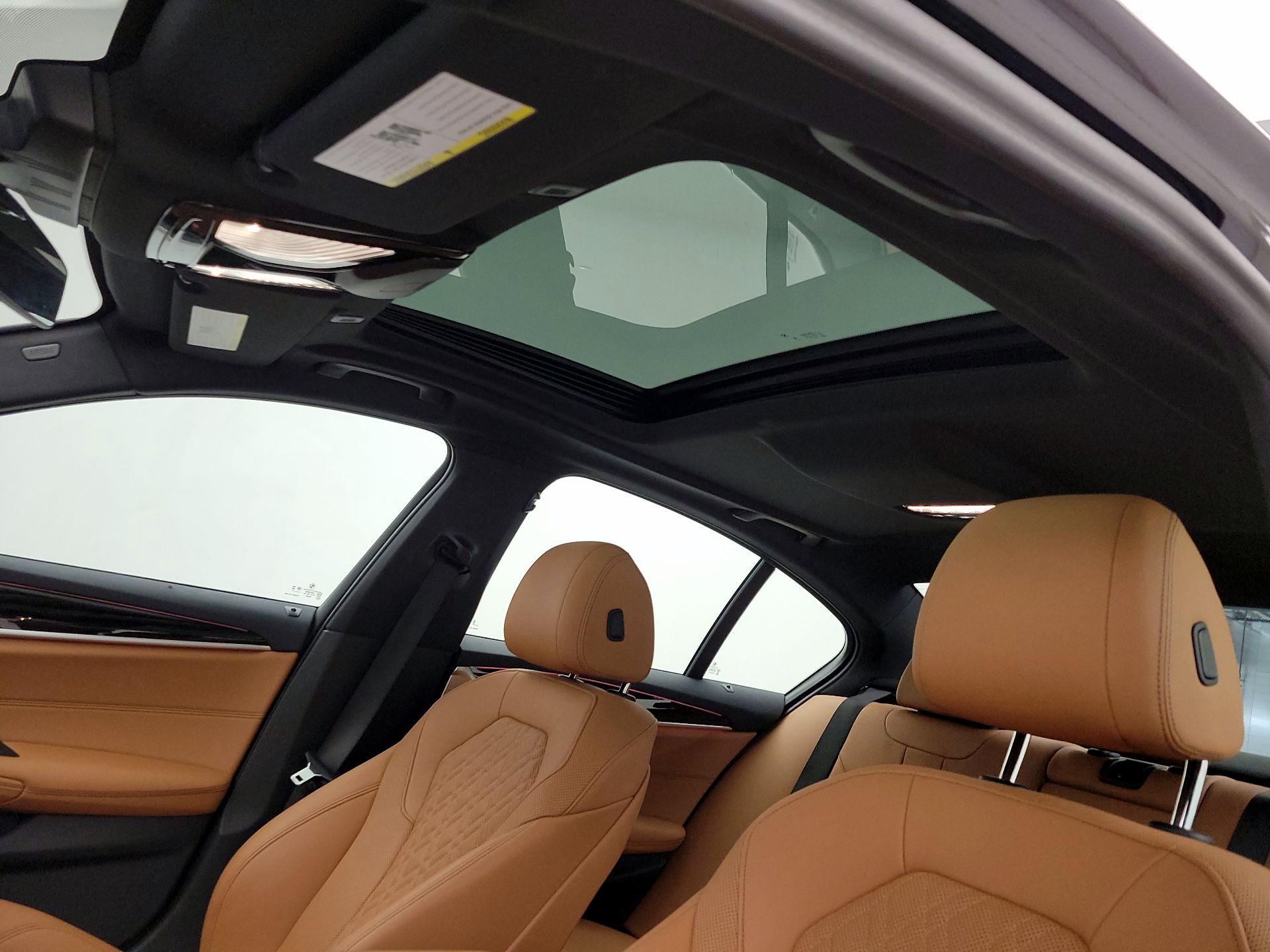 Thumbnail: 2023 BMW 5 Series - 20