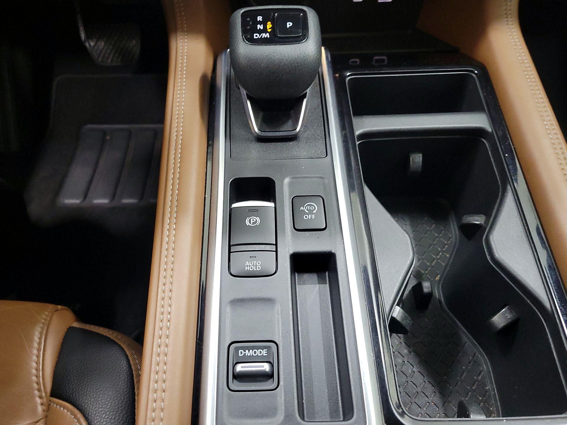 Thumbnail: 2023 Nissan Pathfinder - 17