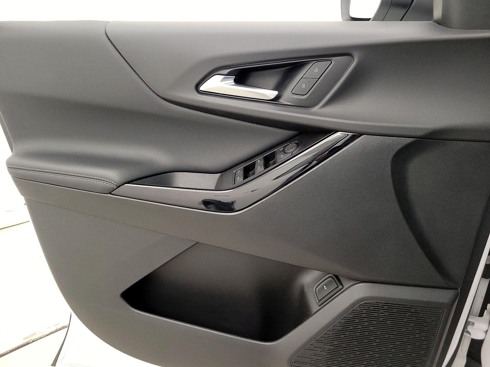 Thumbnail: 2025 Chevrolet Equinox - 12