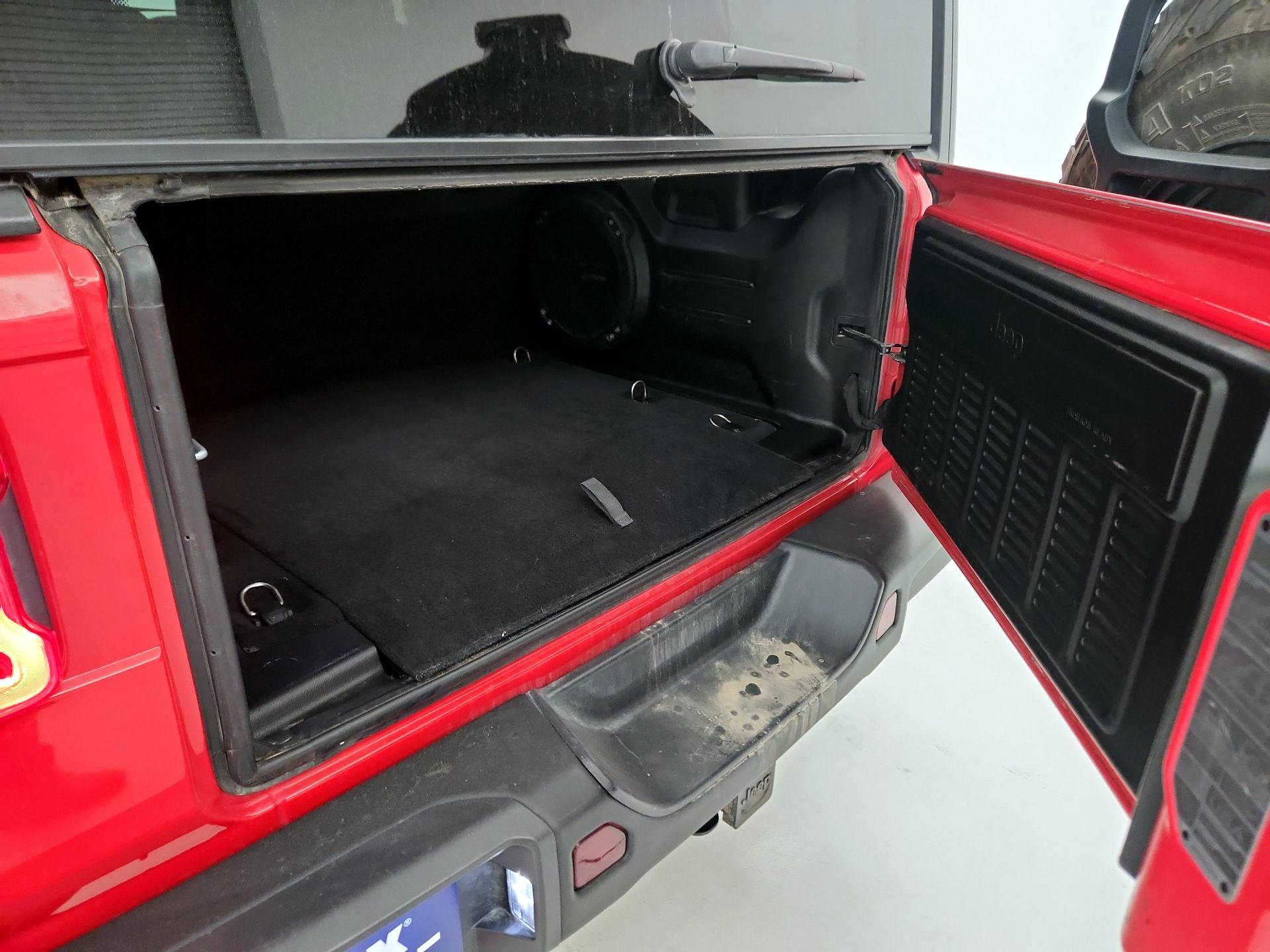 Thumbnail: 2022 Jeep Wrangler - 18