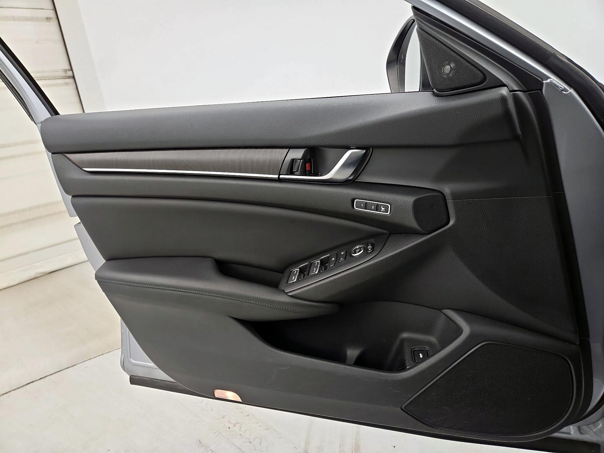 Thumbnail: 2018 Honda Accord - 12