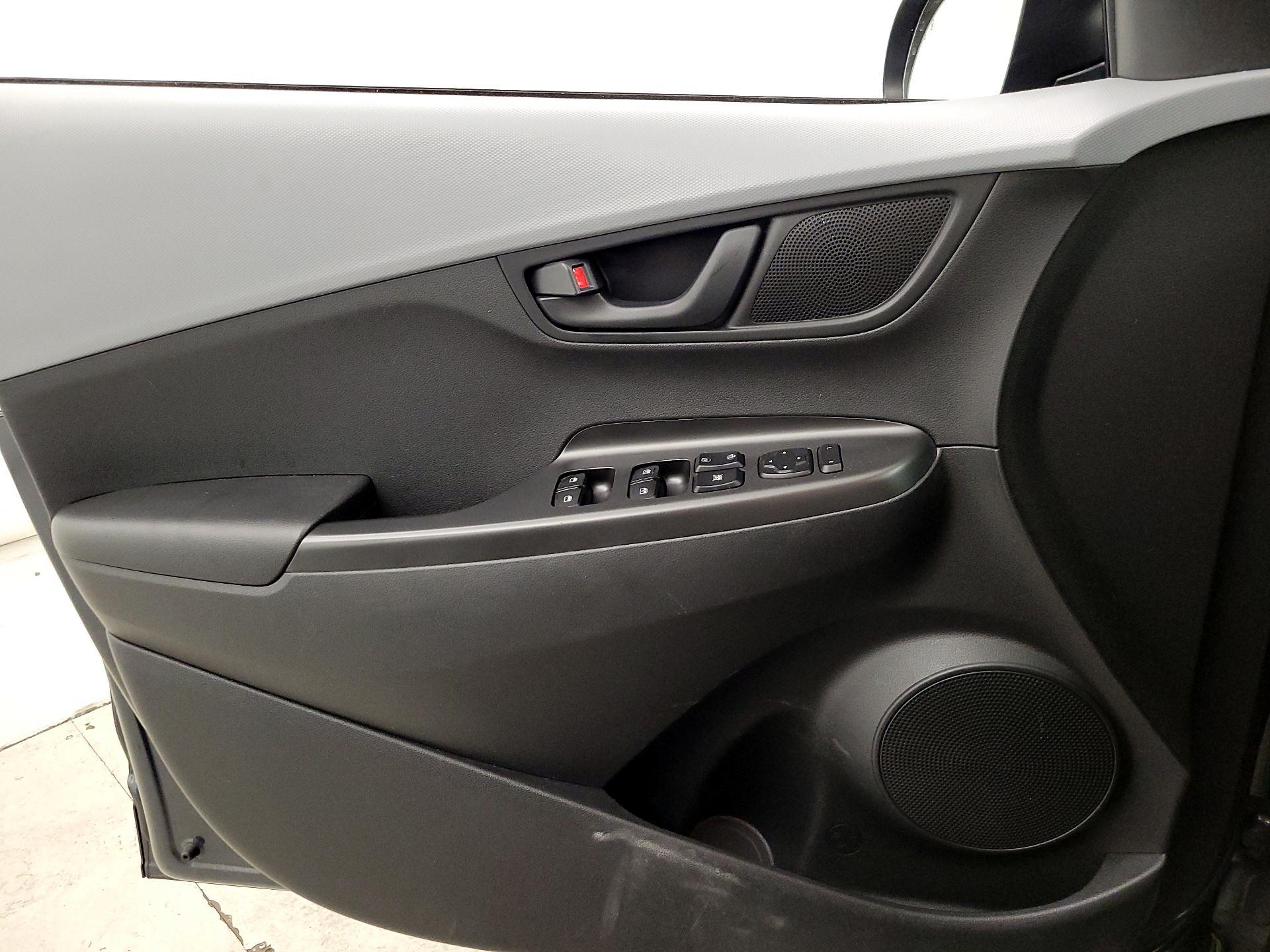 Thumbnail: 2020 Hyundai Kona - 12