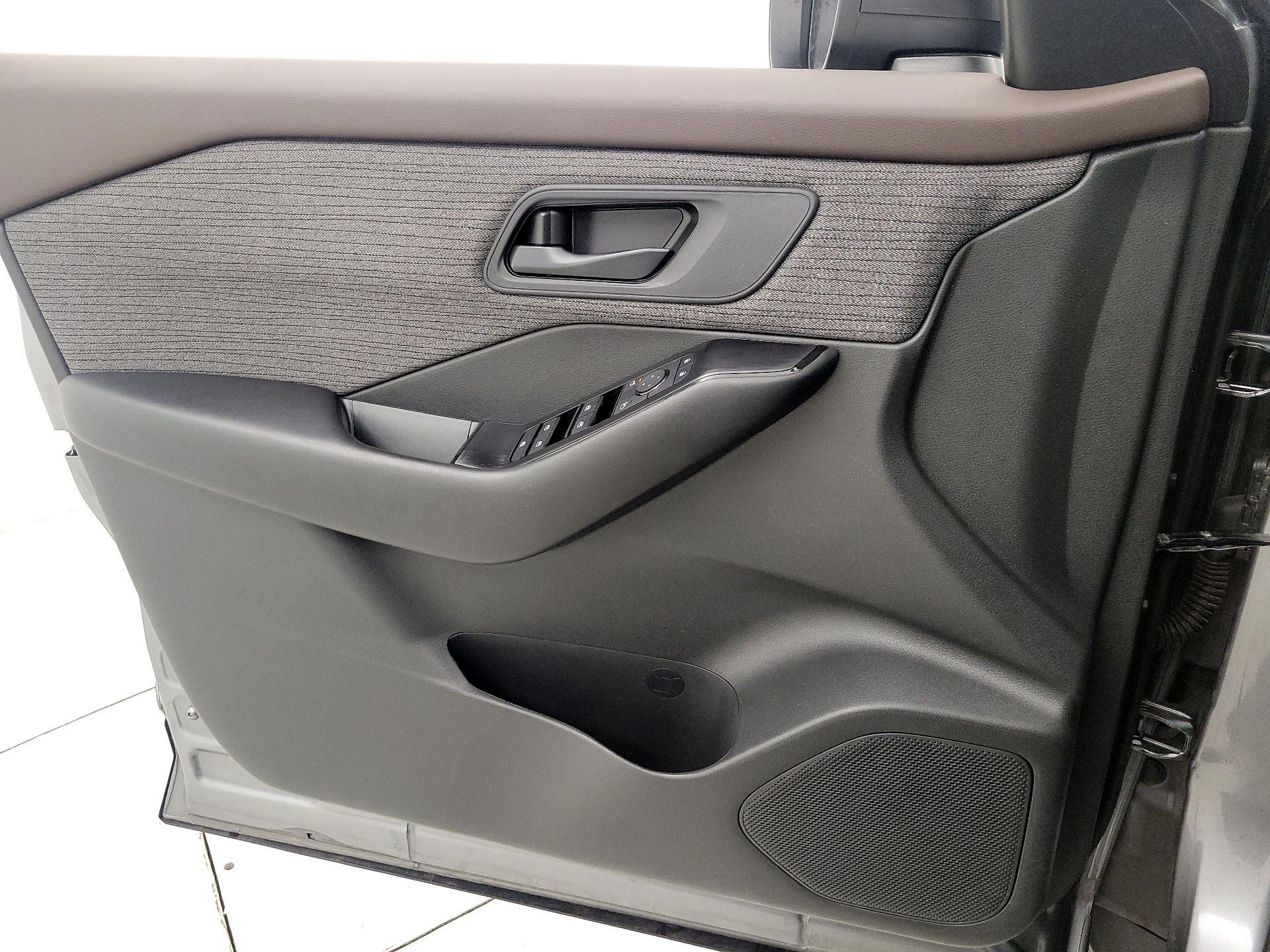 Thumbnail: 2023 Nissan Rogue - 12