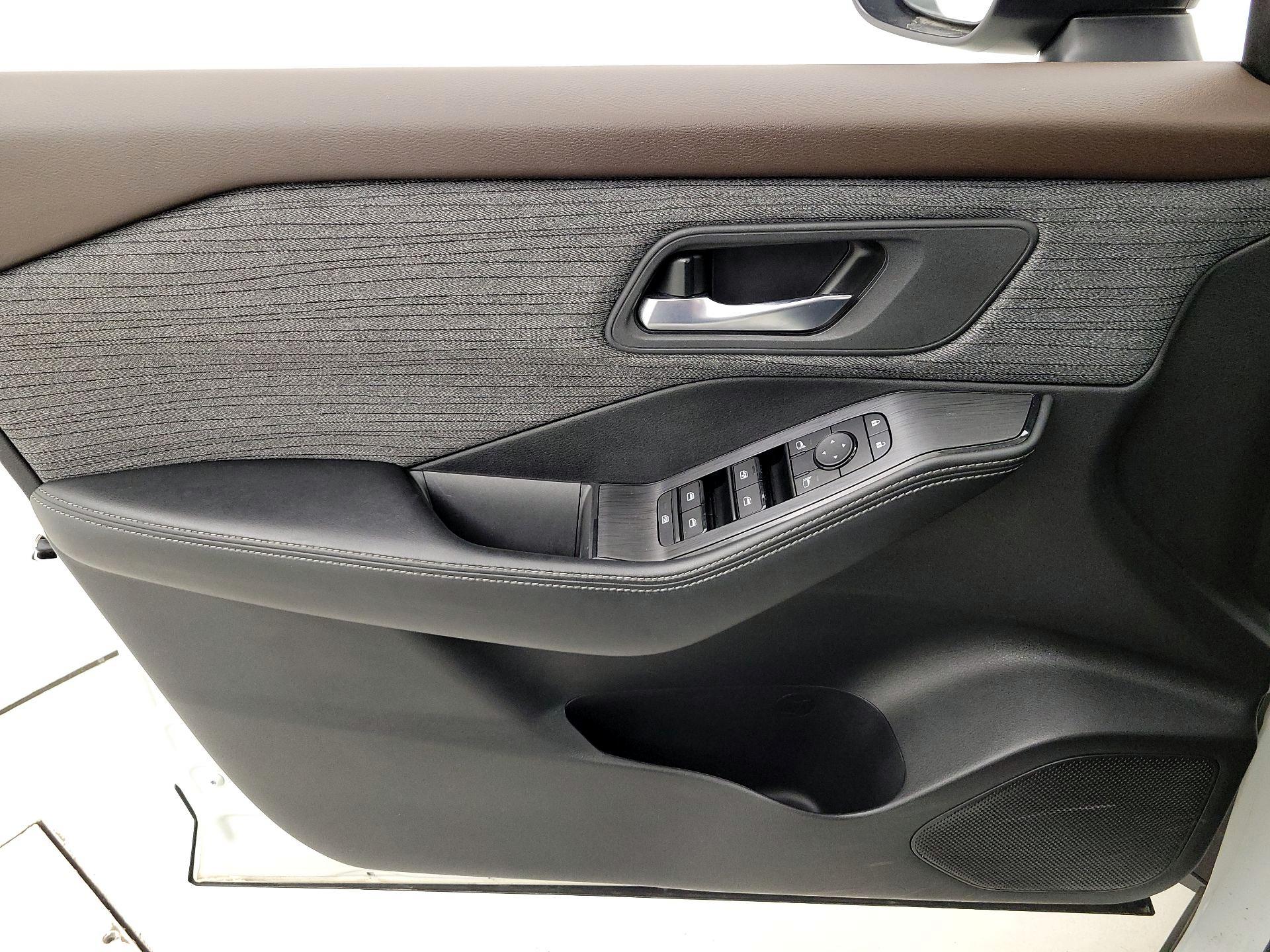 Thumbnail: 2023 Nissan Rogue - 12