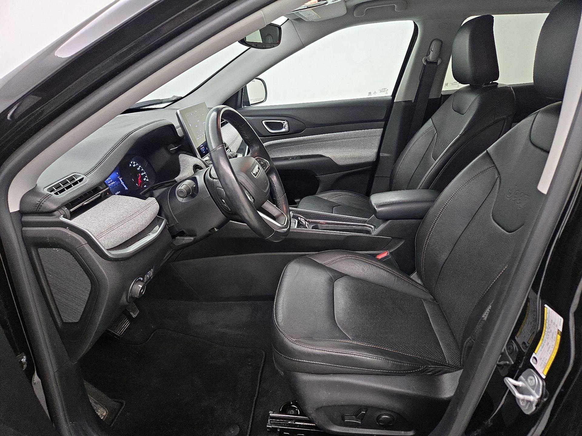 Thumbnail: 2022 Jeep Compass - 11