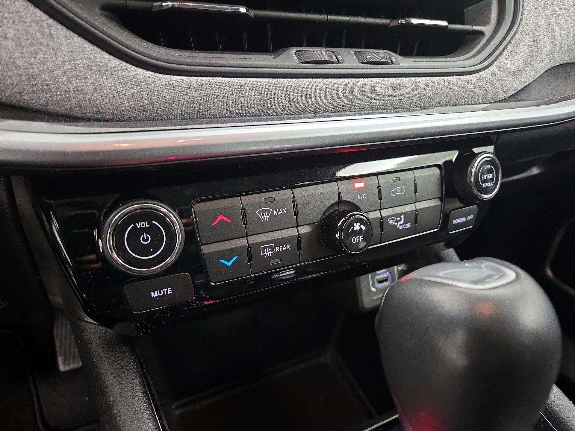Thumbnail: 2022 Jeep Compass - 16
