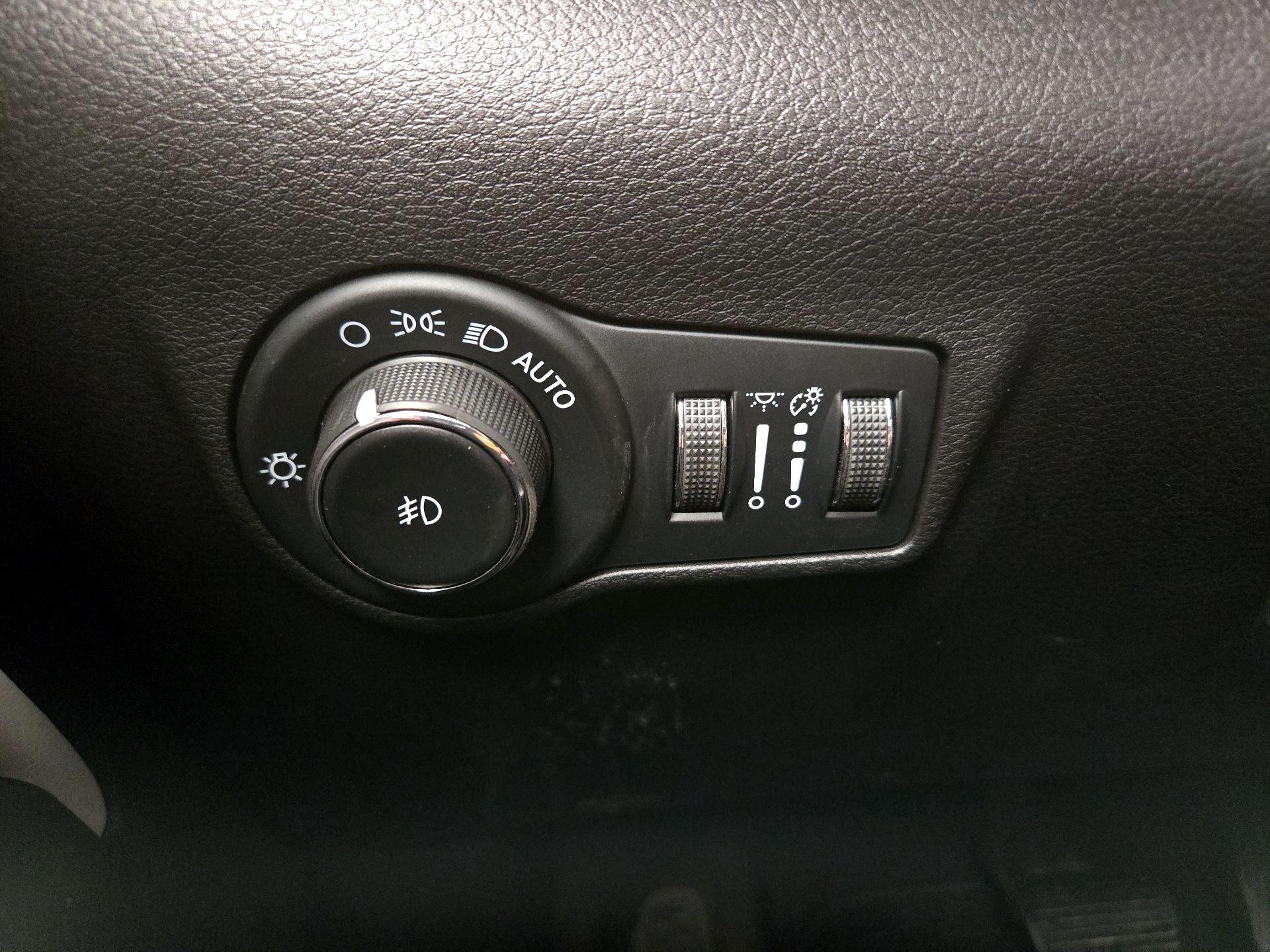 Thumbnail: 2023 Jeep Compass - 13