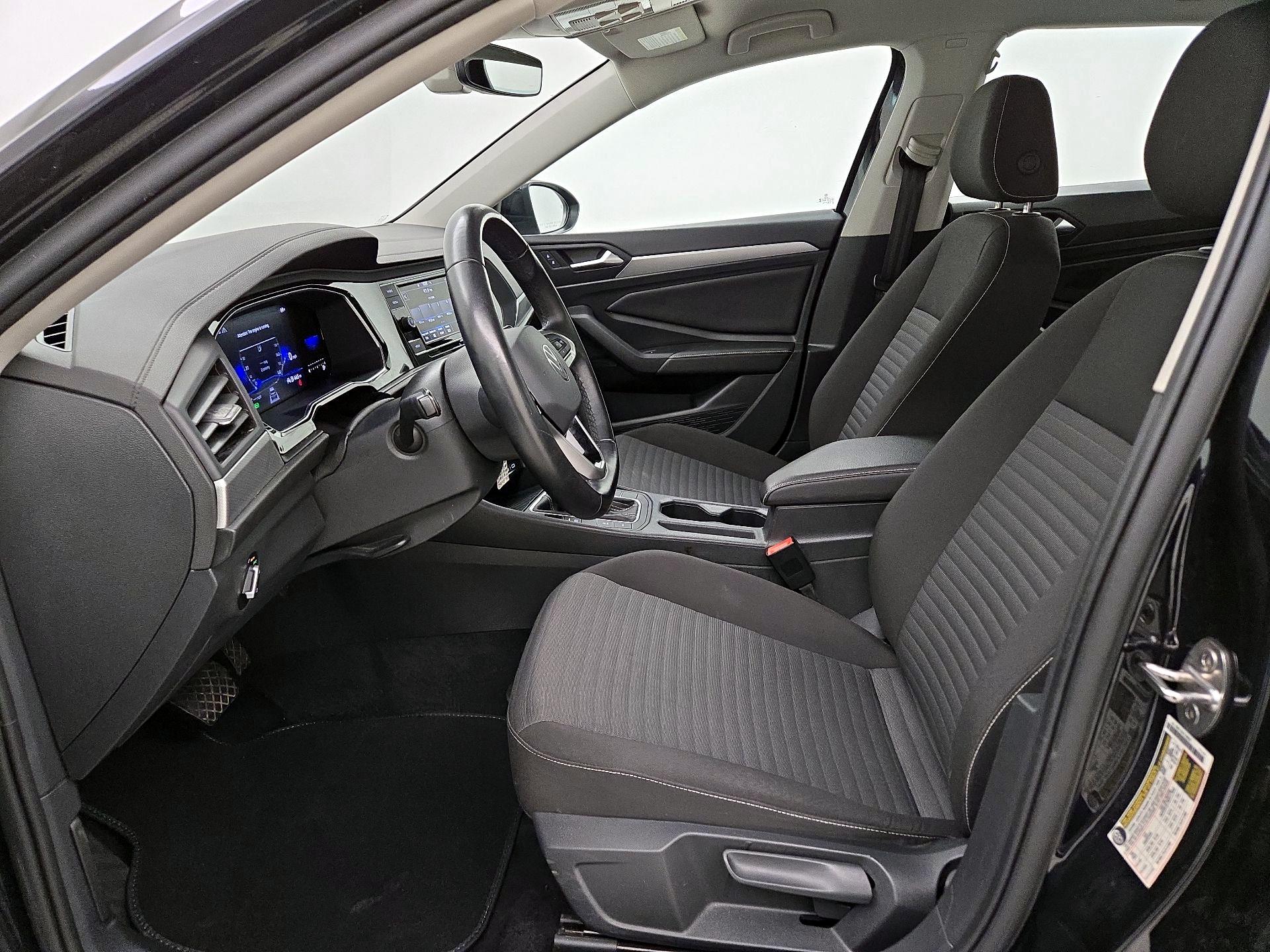 Thumbnail: 2024 Volkswagen Jetta - 11
