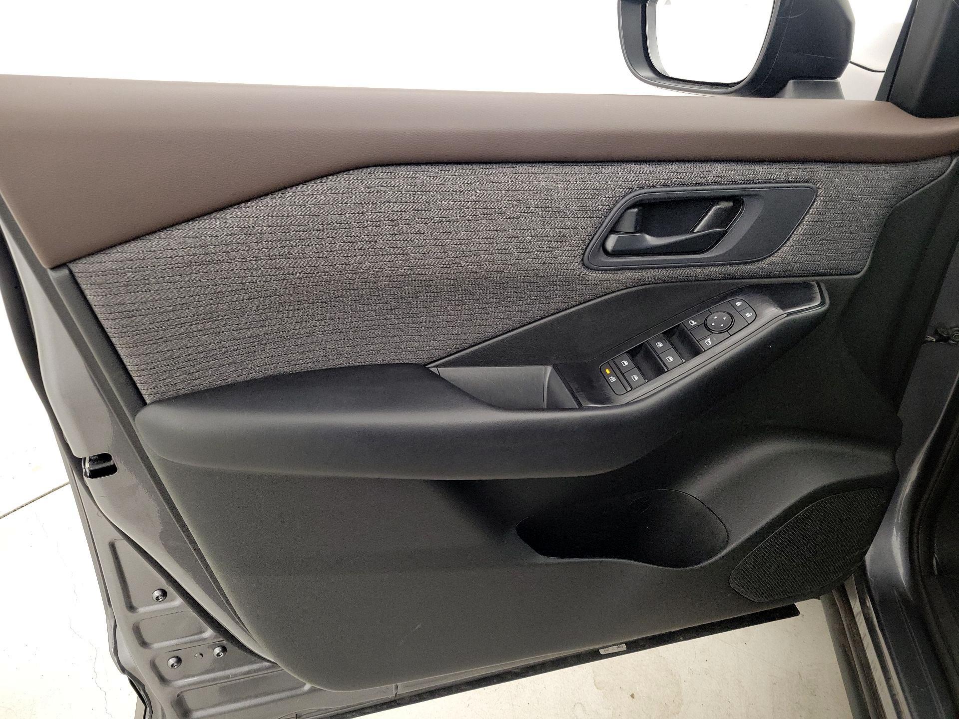 Thumbnail: 2023 Nissan Rogue - 12