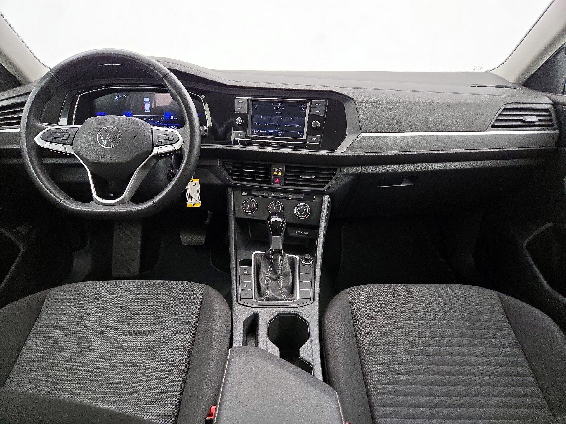 Thumbnail: 2024 Volkswagen Jetta - 9