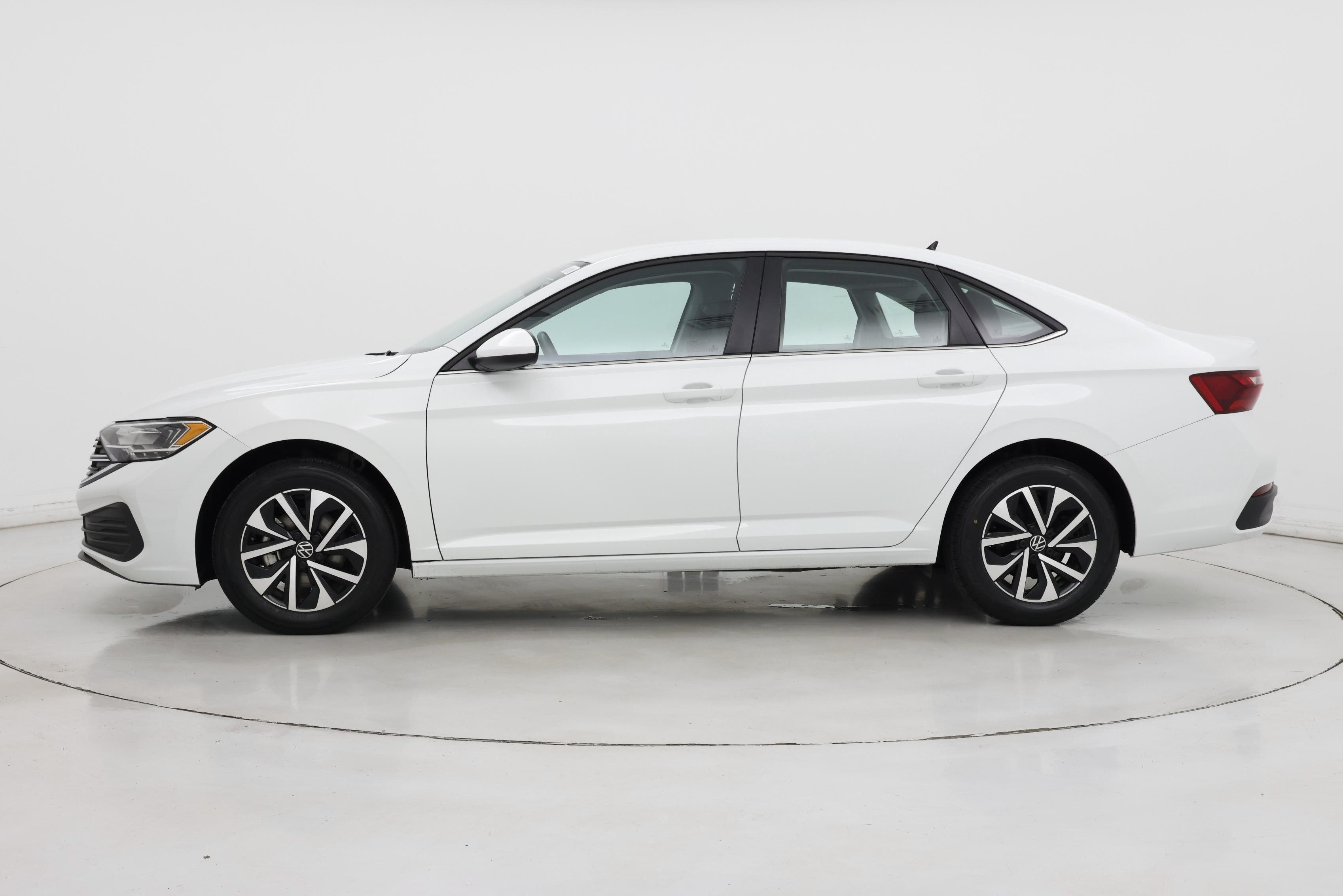 Thumbnail: 2024 Volkswagen Jetta - 3