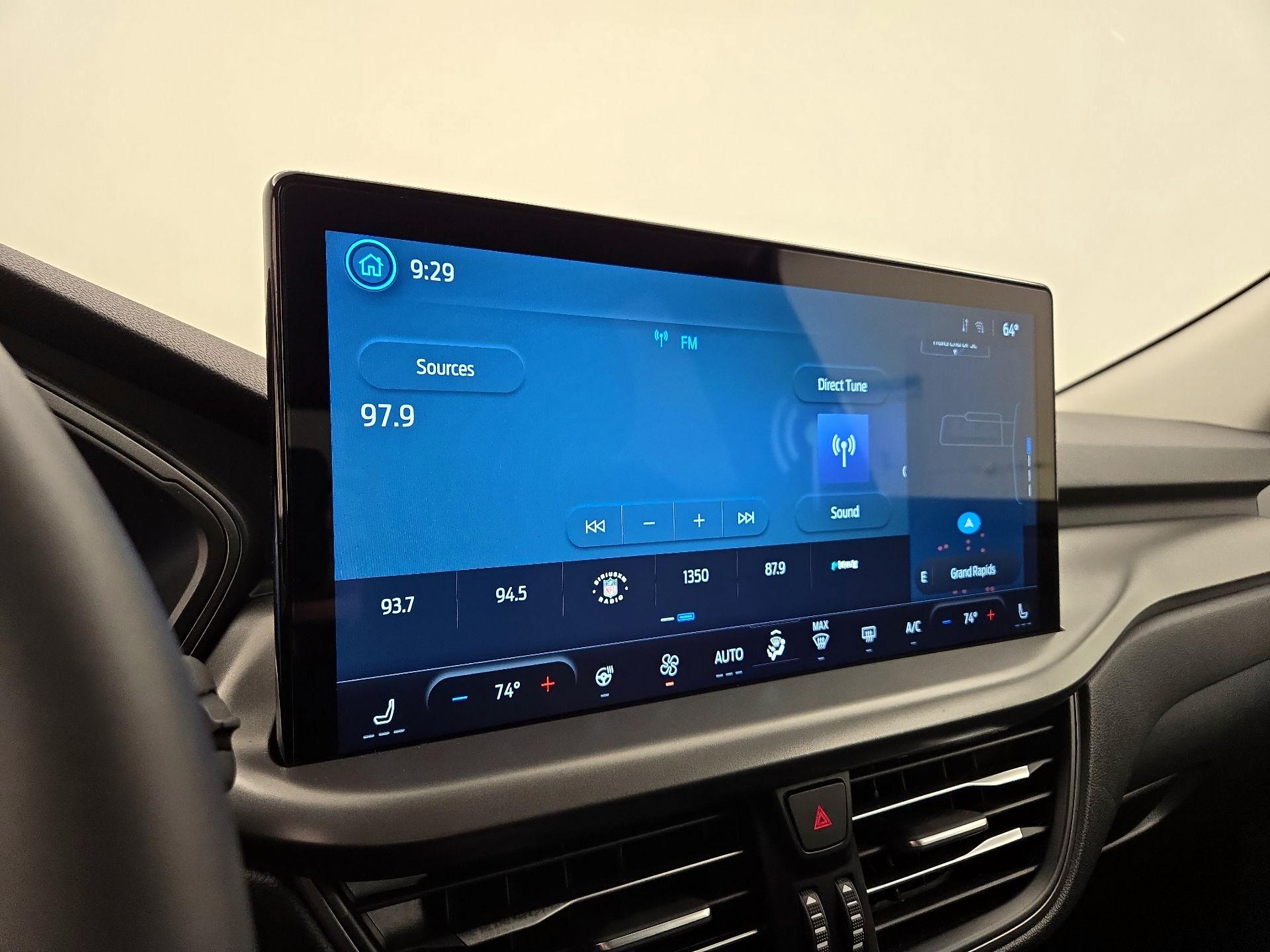 Thumbnail: 2023 Ford Escape - 16