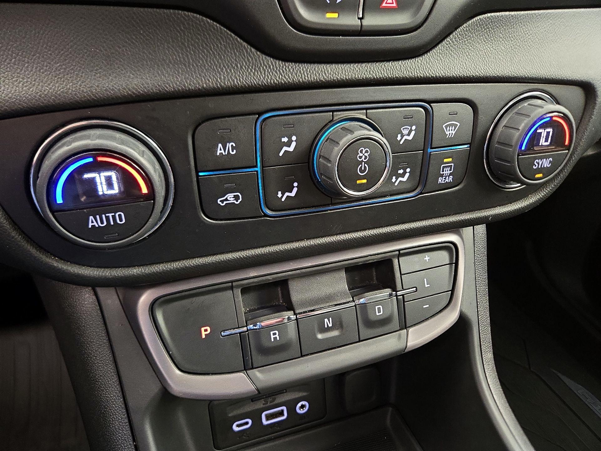 Thumbnail: 2023 GMC Terrain - 17