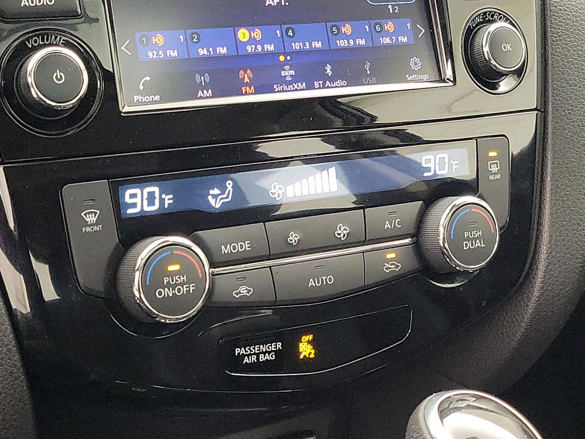 Thumbnail: 2022 Nissan Rogue Sport - 17