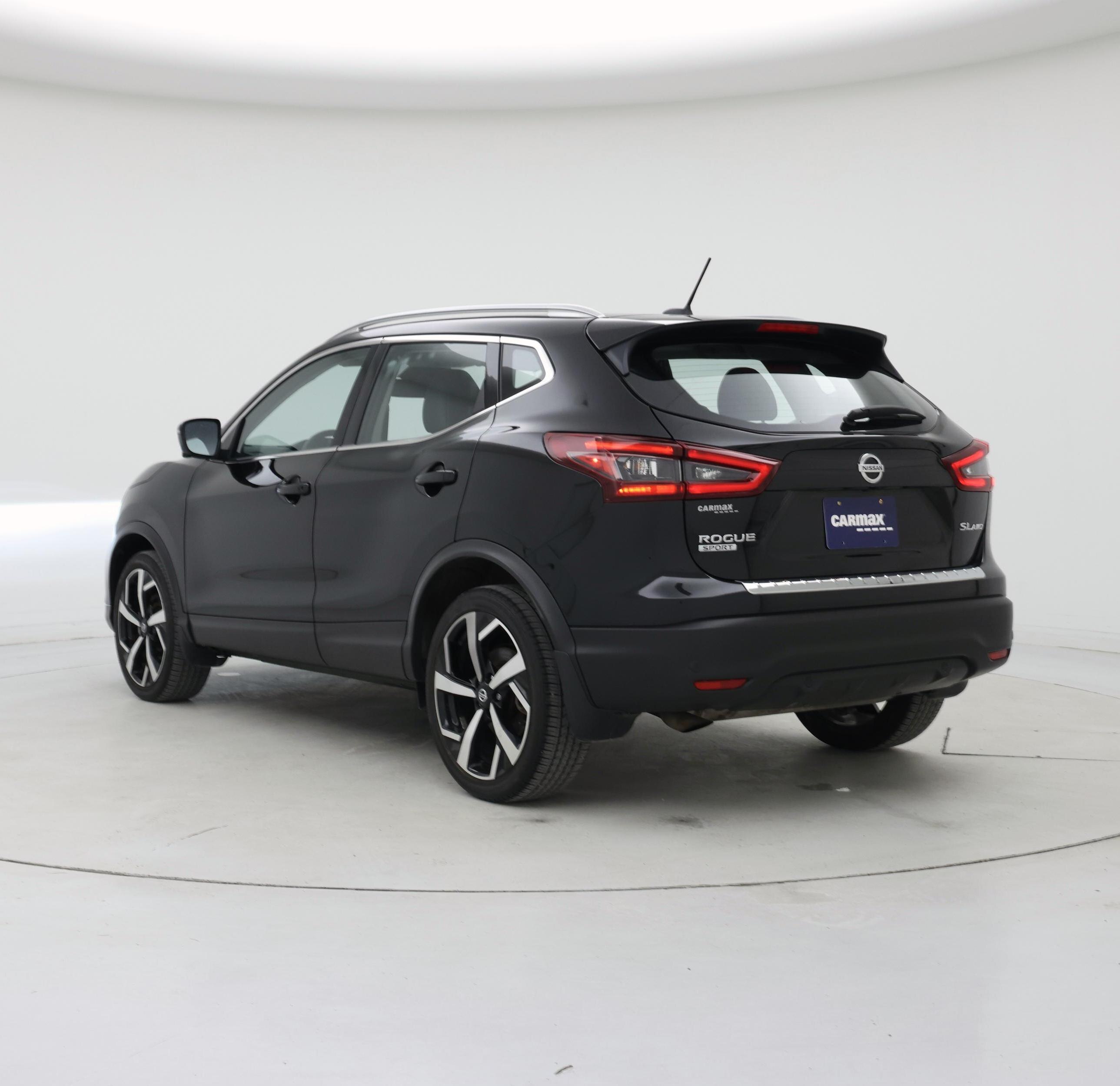 Thumbnail: 2022 Nissan Rogue Sport - 2
