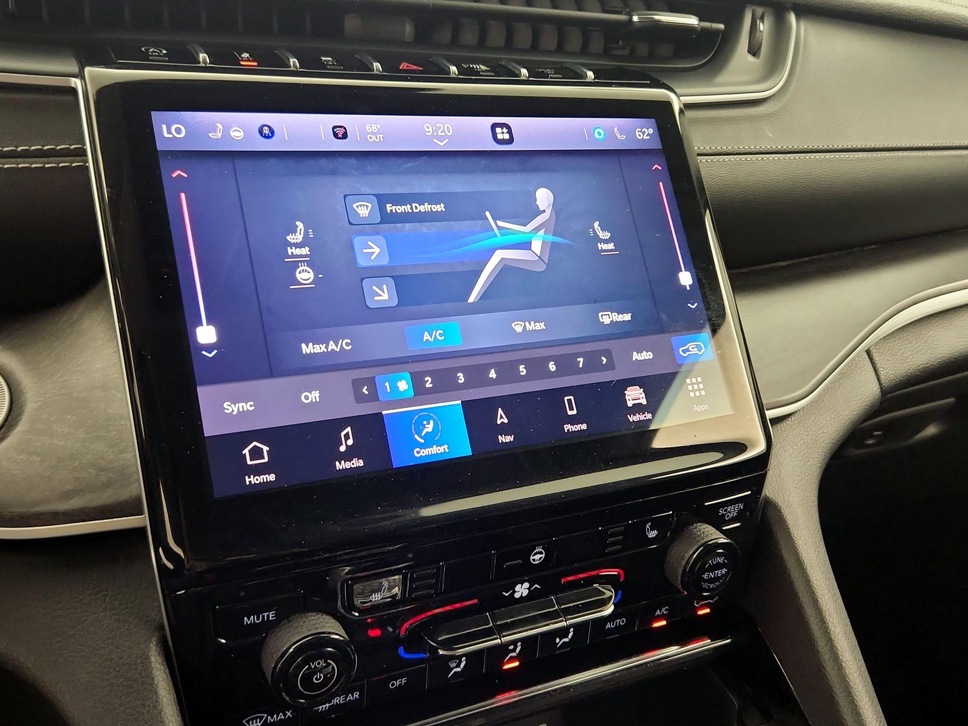 Thumbnail: 2023 Jeep Grand Cherokee - 17