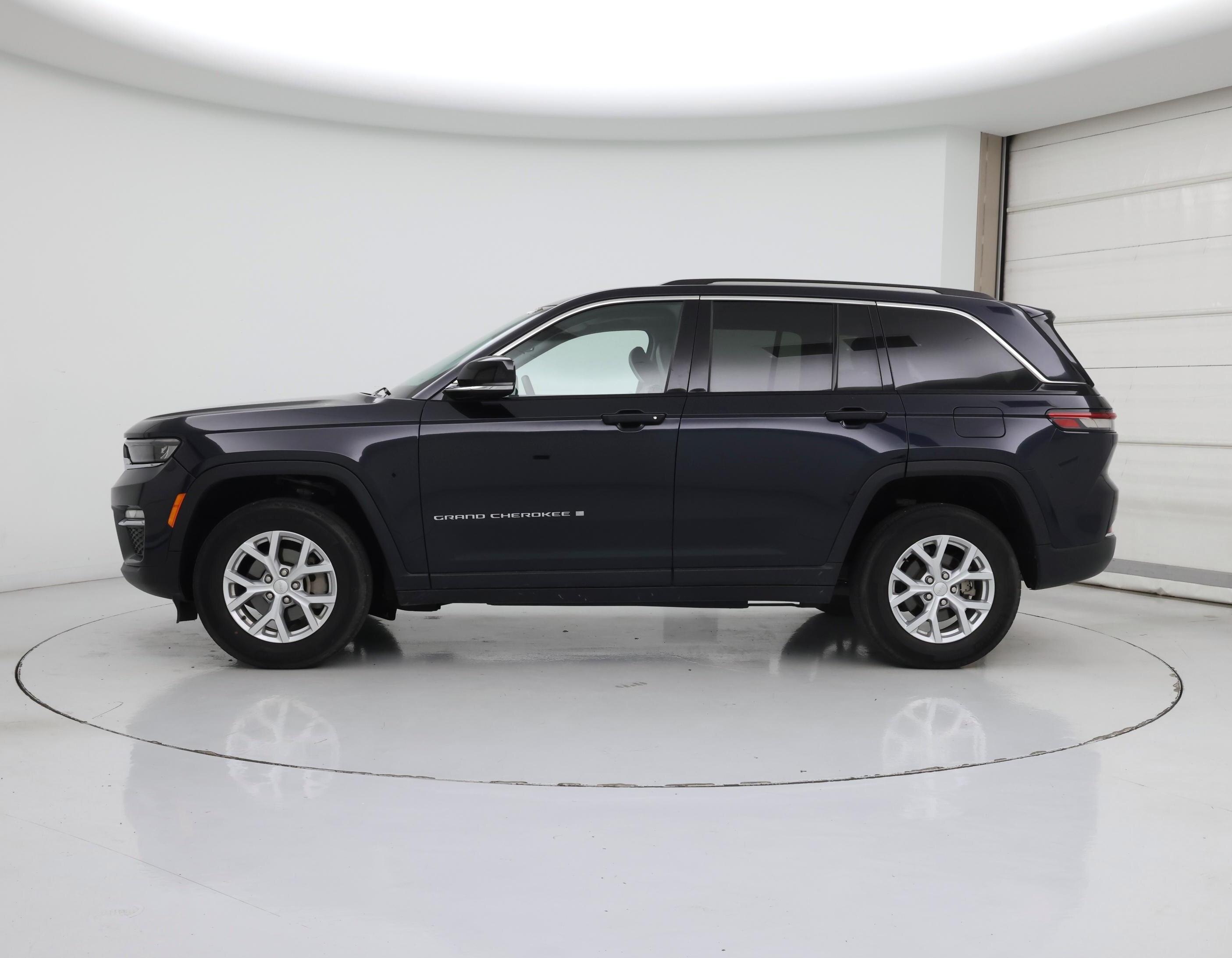 Thumbnail: 2023 Jeep Grand Cherokee - 3