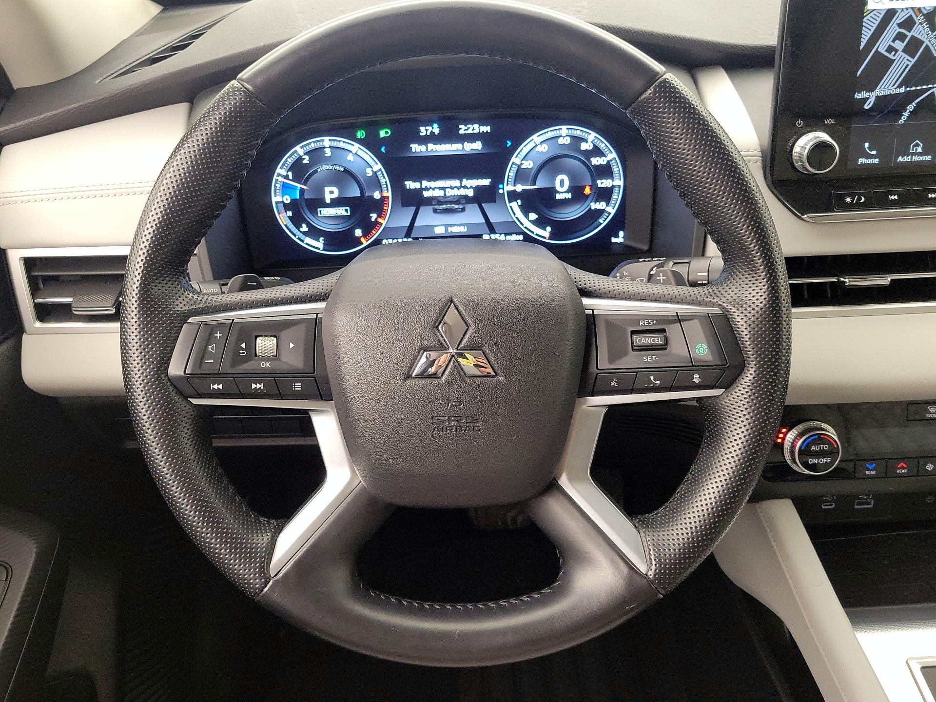 Thumbnail: 2022 Mitsubishi Outlander - 10