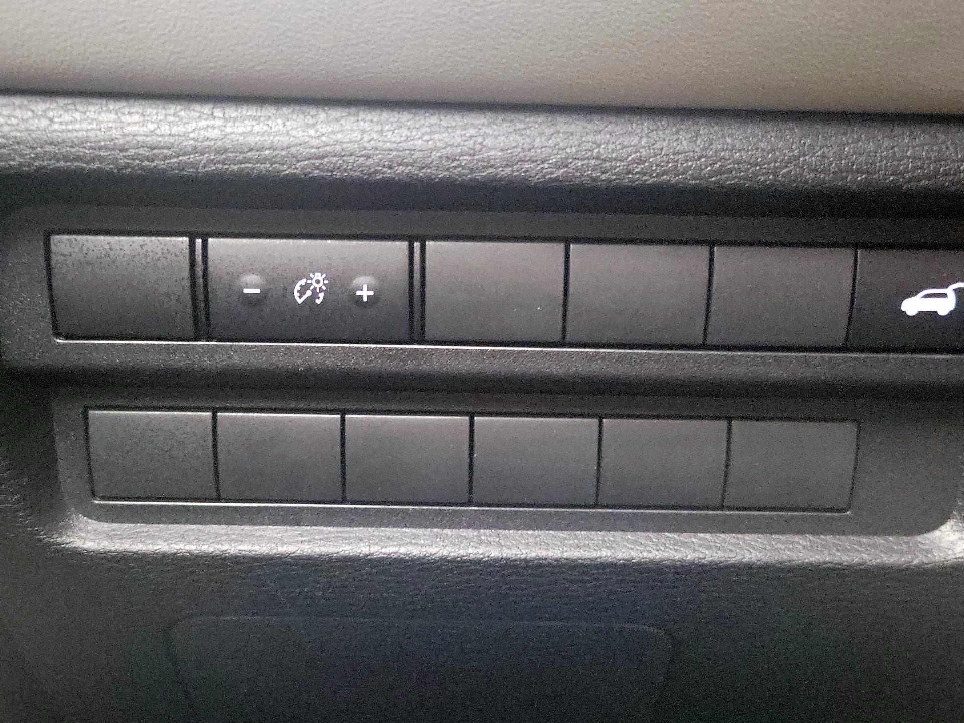 Thumbnail: 2022 Mitsubishi Outlander - 13