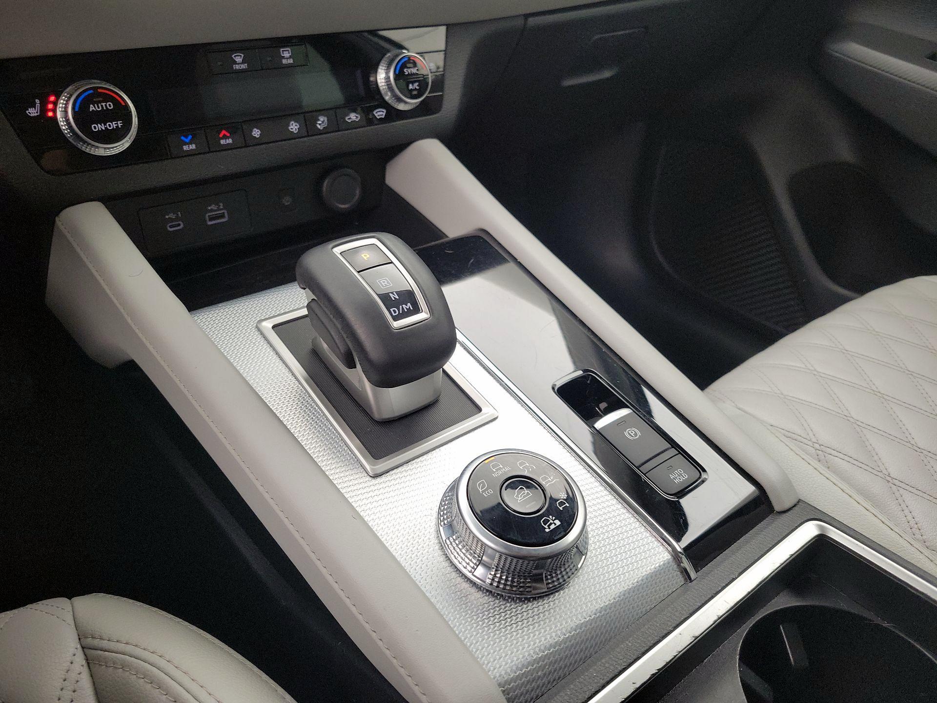 Thumbnail: 2022 Mitsubishi Outlander - 18