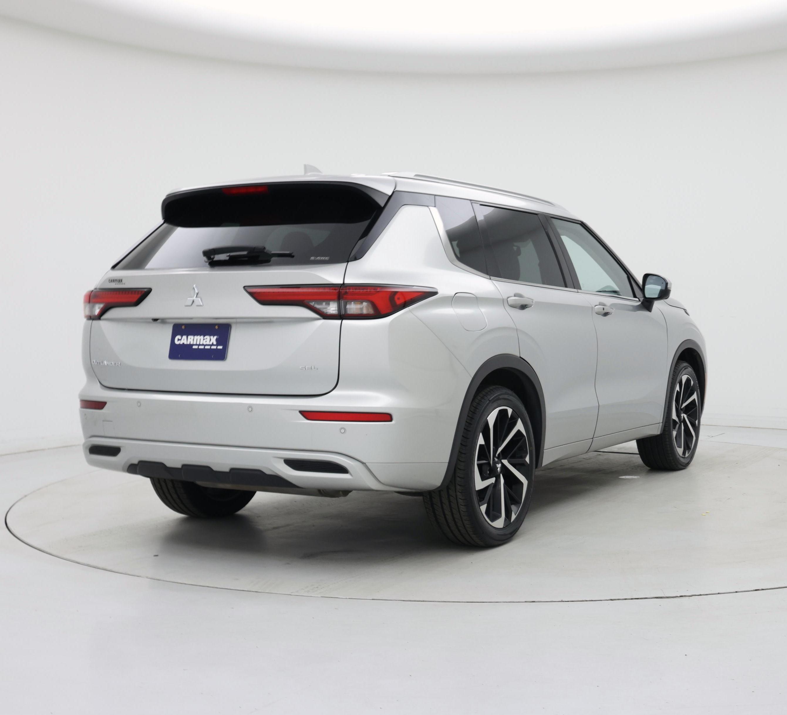 Thumbnail: 2022 Mitsubishi Outlander - 8