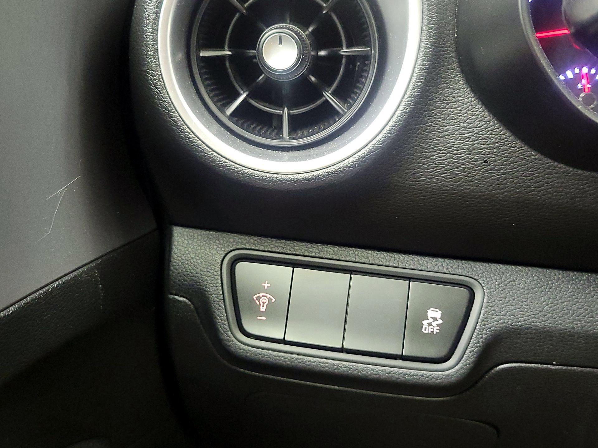 Thumbnail: 2023 Kia Forte - 11