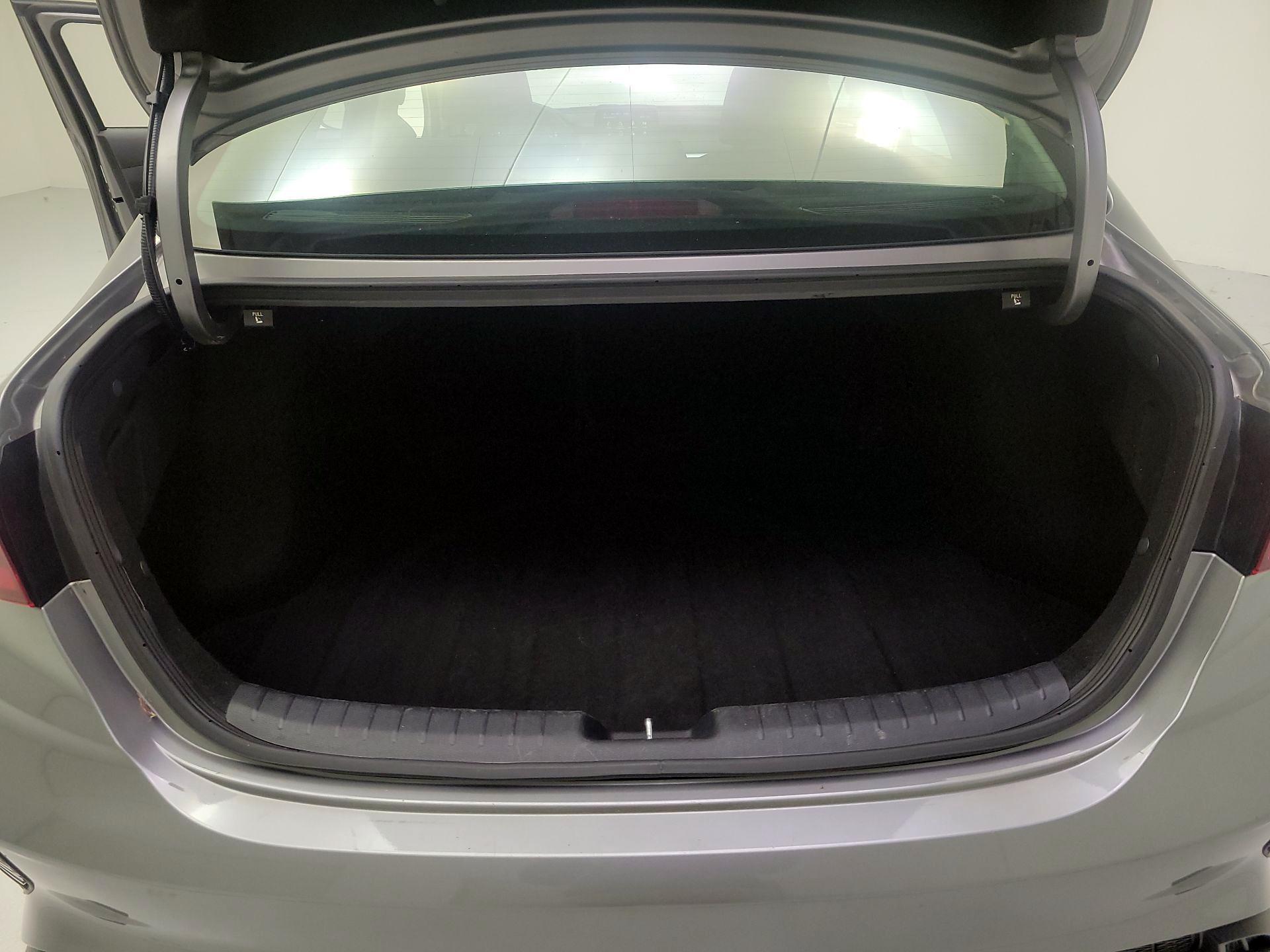 Thumbnail: 2023 Kia Forte - 18