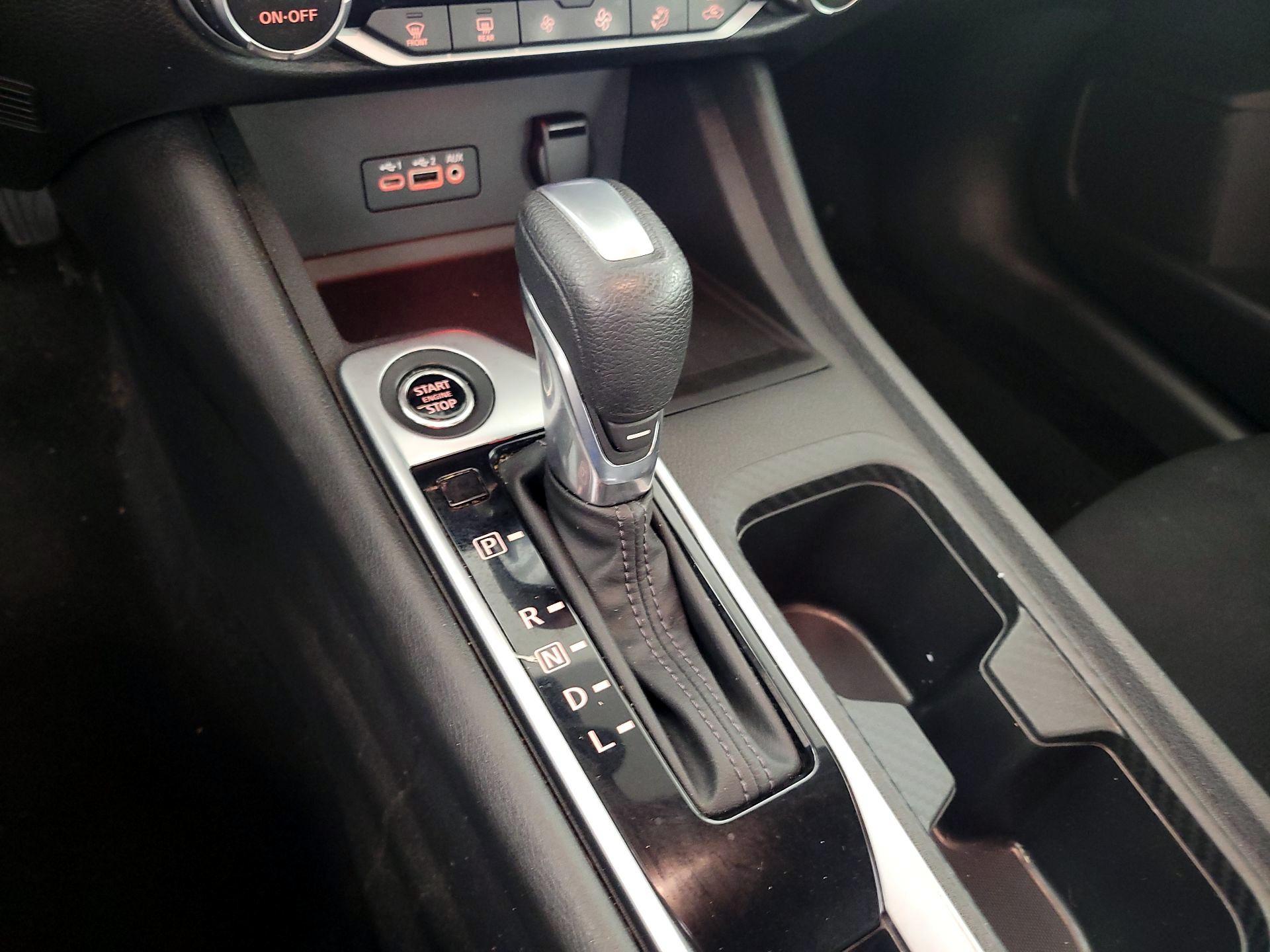 Thumbnail: 2023 Nissan Sentra - 17