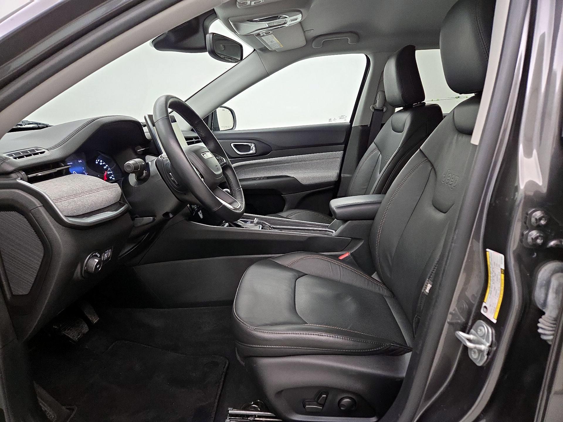 Thumbnail: 2022 Jeep Compass - 11