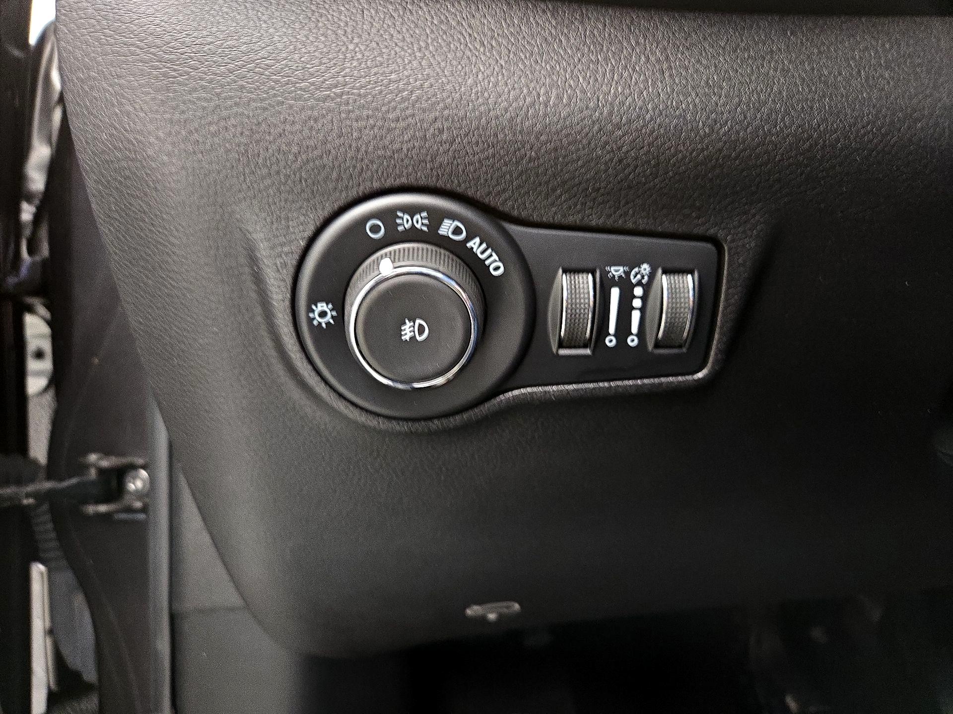 Thumbnail: 2022 Jeep Compass - 13