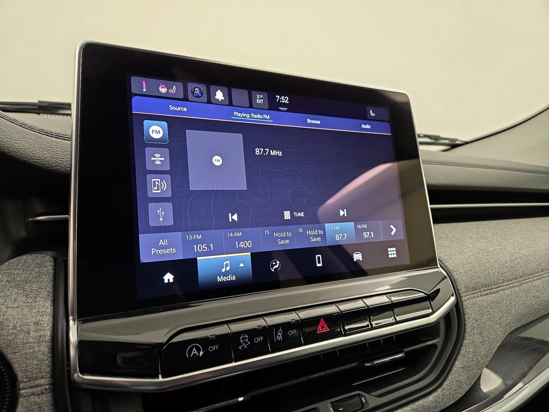 Thumbnail: 2022 Jeep Compass - 15