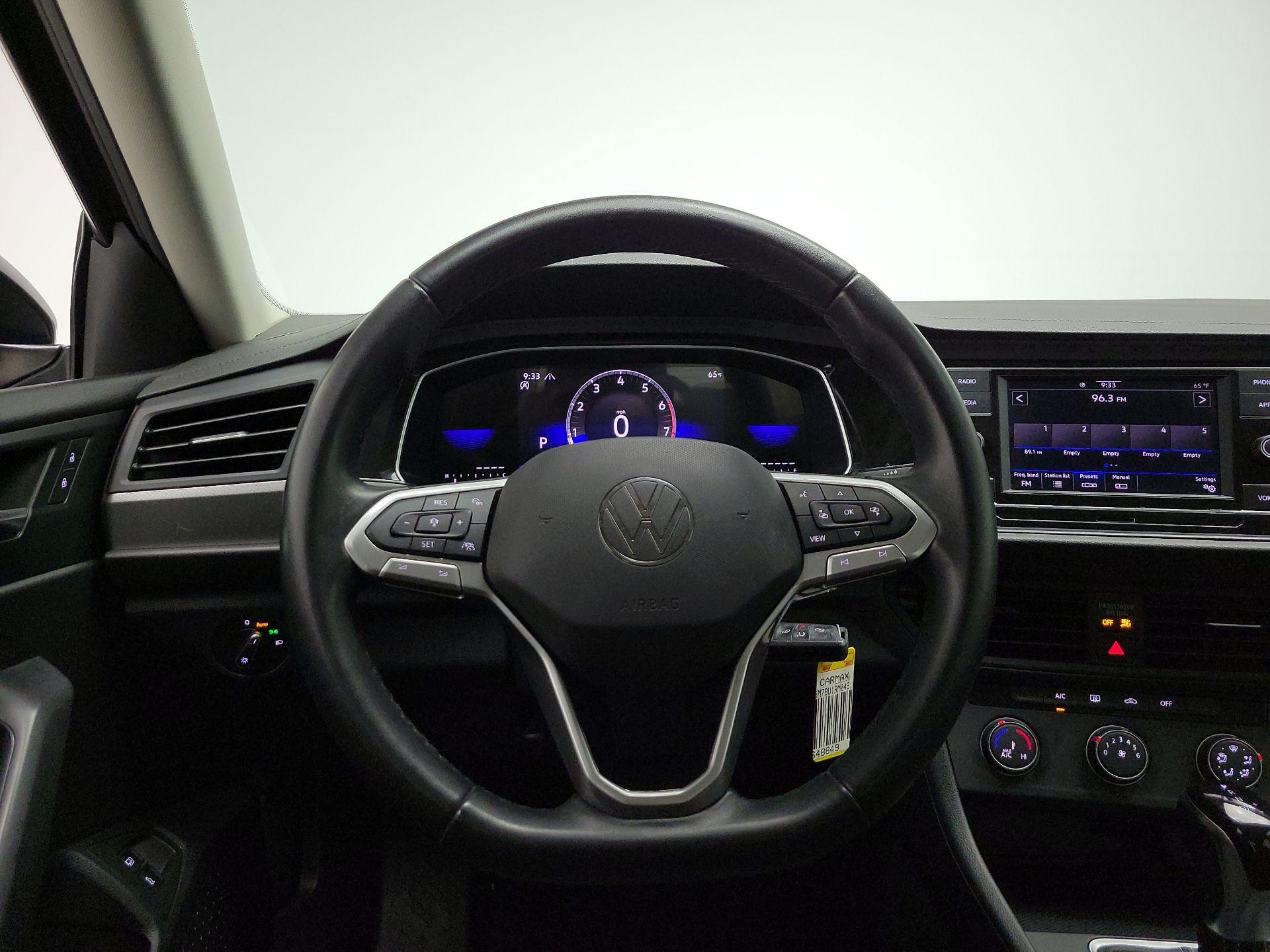 Thumbnail: 2024 Volkswagen Jetta - 10
