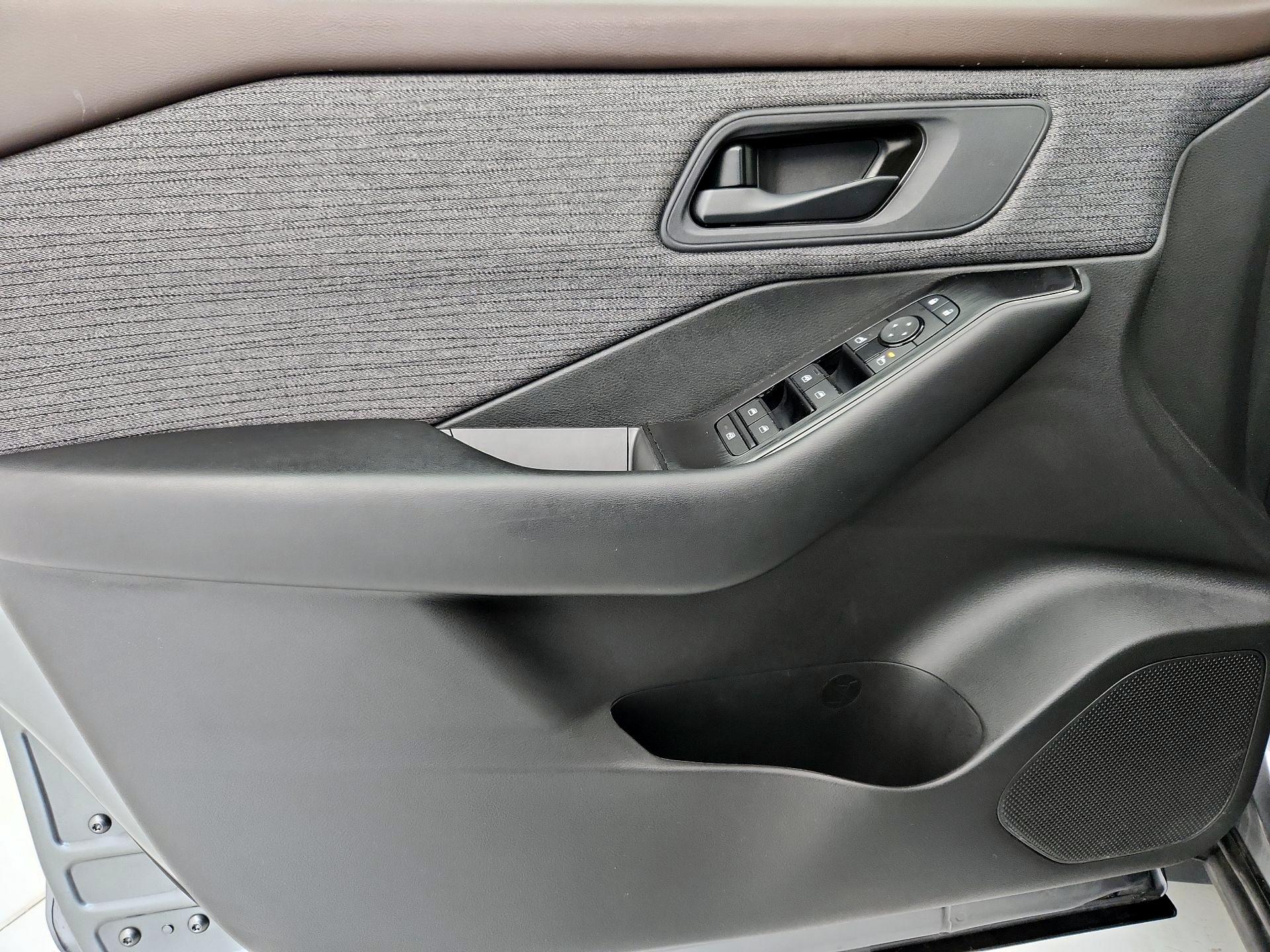 Thumbnail: 2023 Nissan Rogue - 12