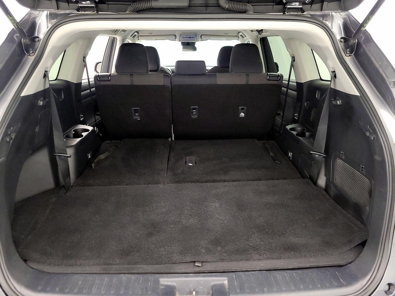 2023 Toyota Highlander L - Photo 23