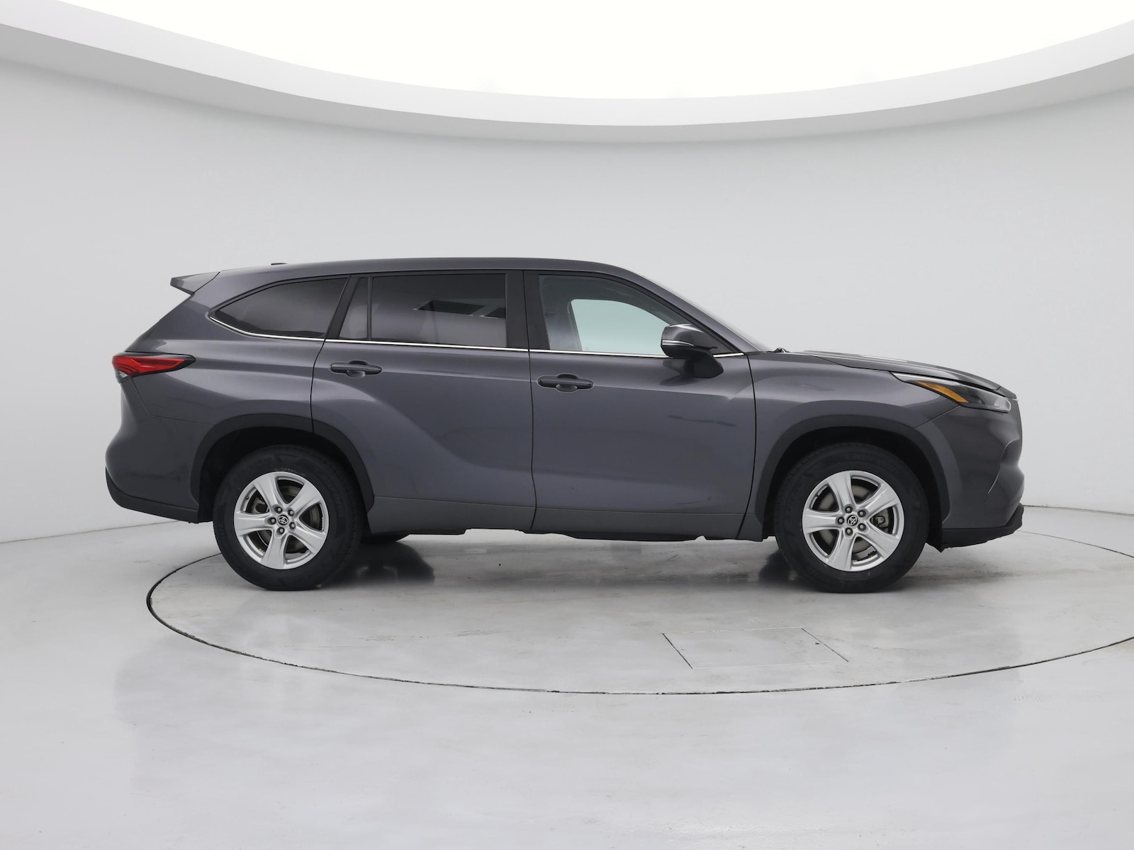 2023 Toyota Highlander L - Photo 8