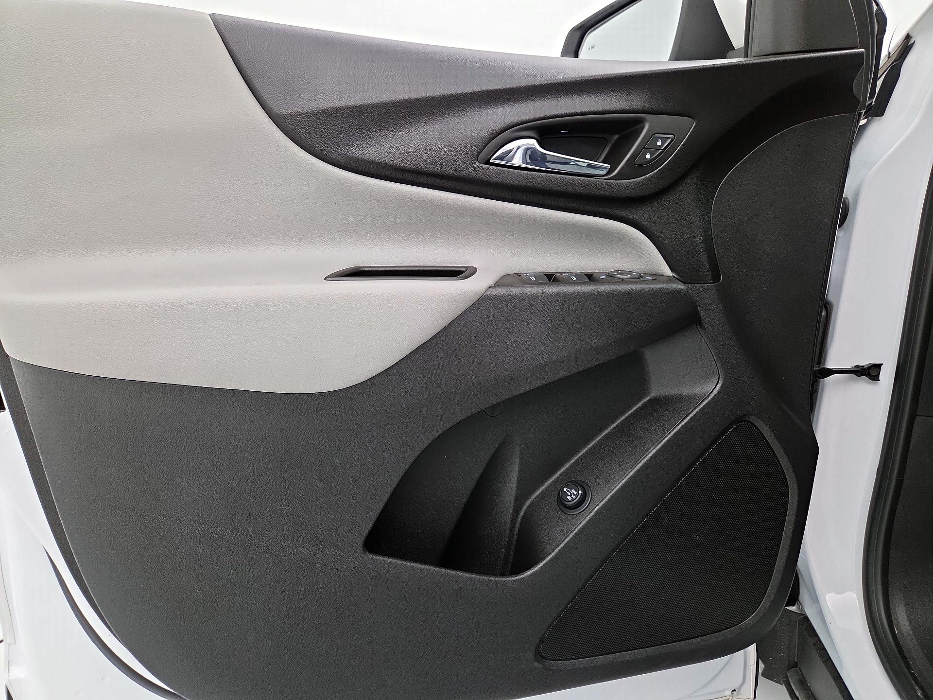 Thumbnail: 2022 Chevrolet Equinox - 12